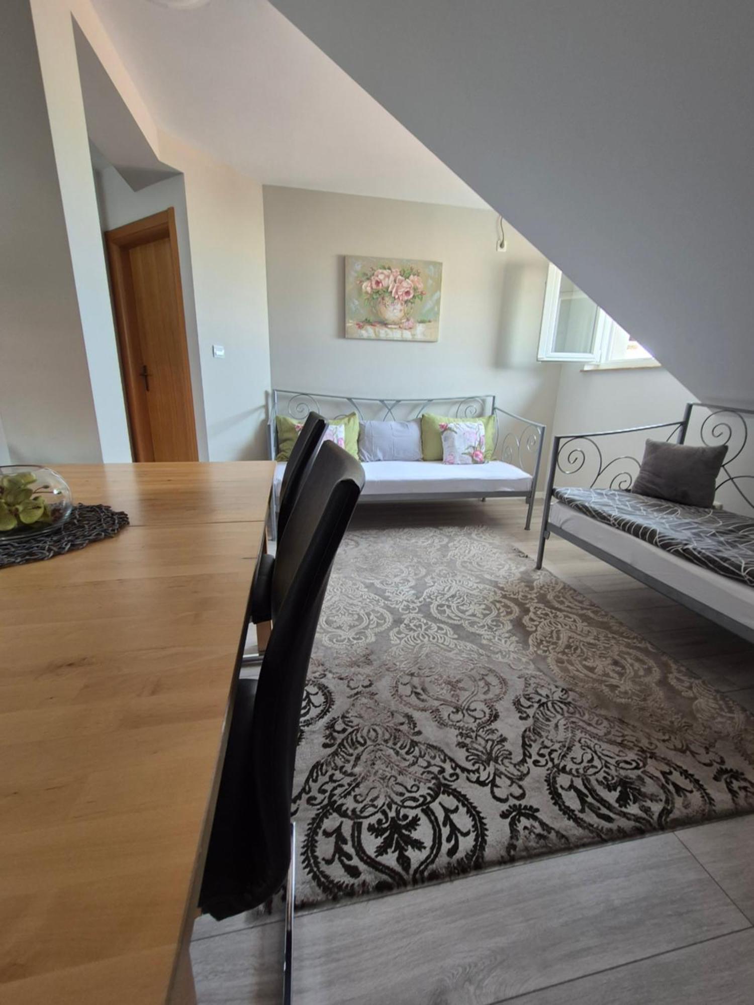 Fragola Apartment *