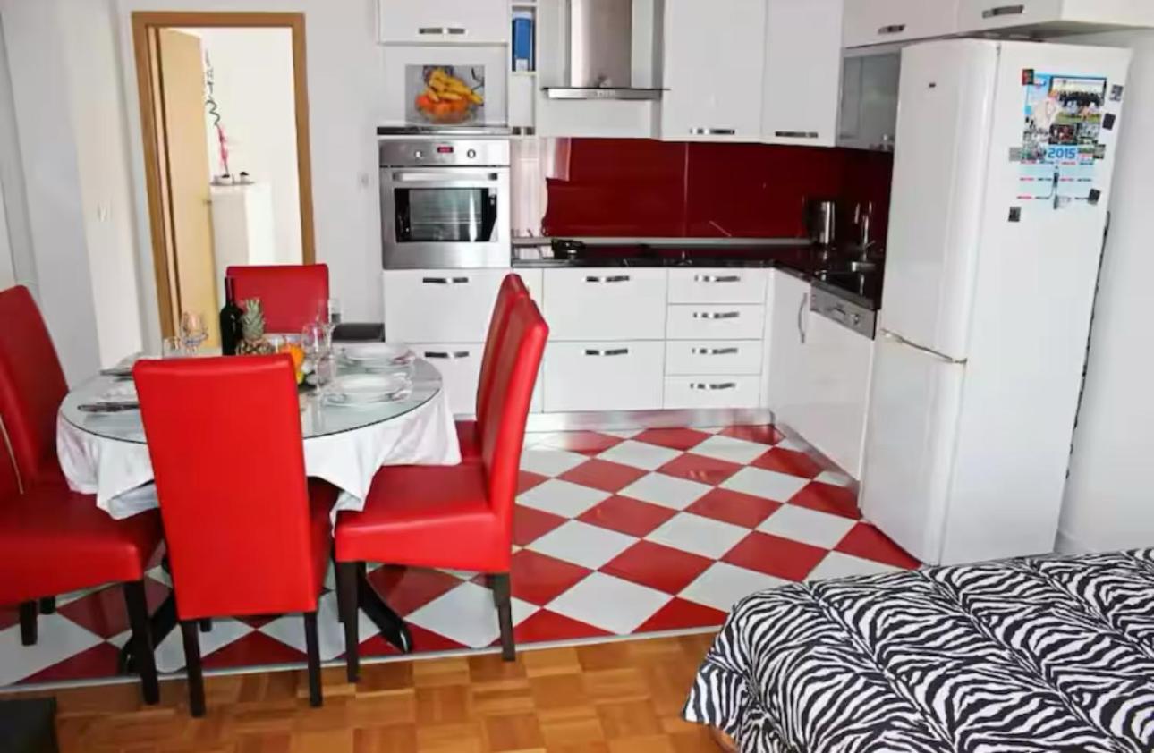 Apartment Center *