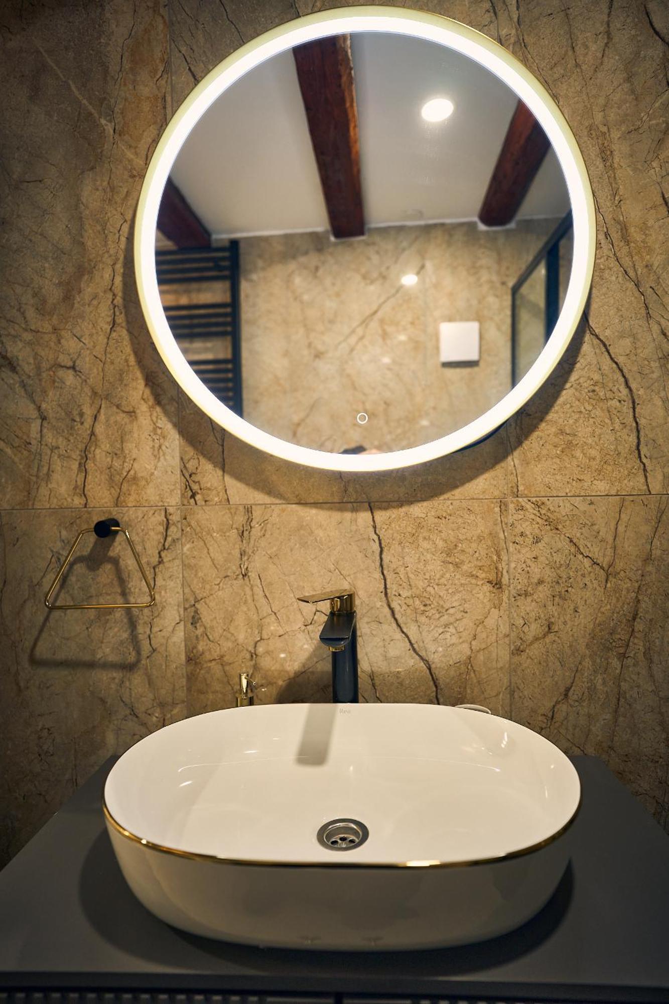 Bernard Deluxe Renovated Peaceful Old Town Gem Apartment