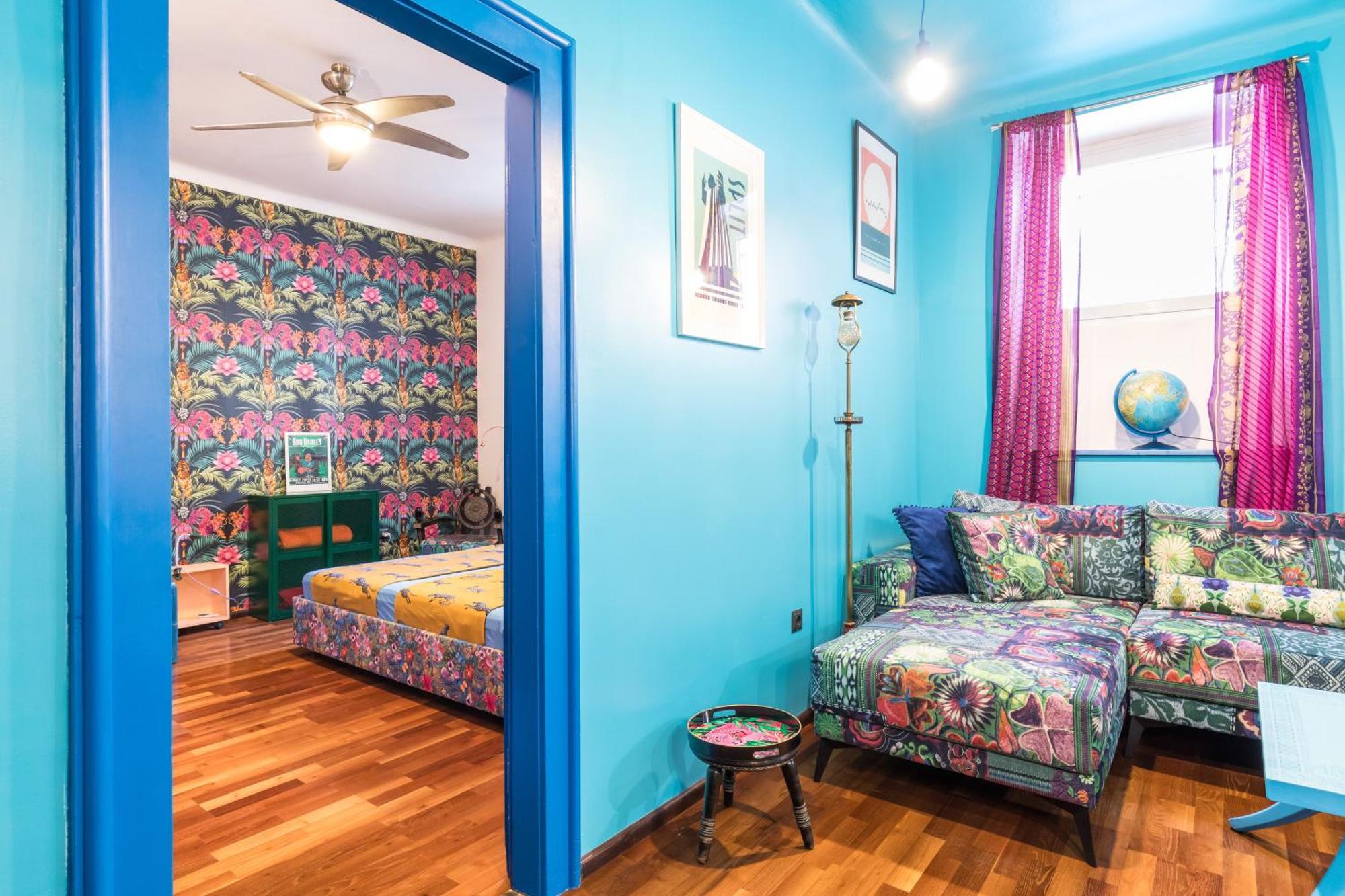 Charming Funky In Center Of Apartment