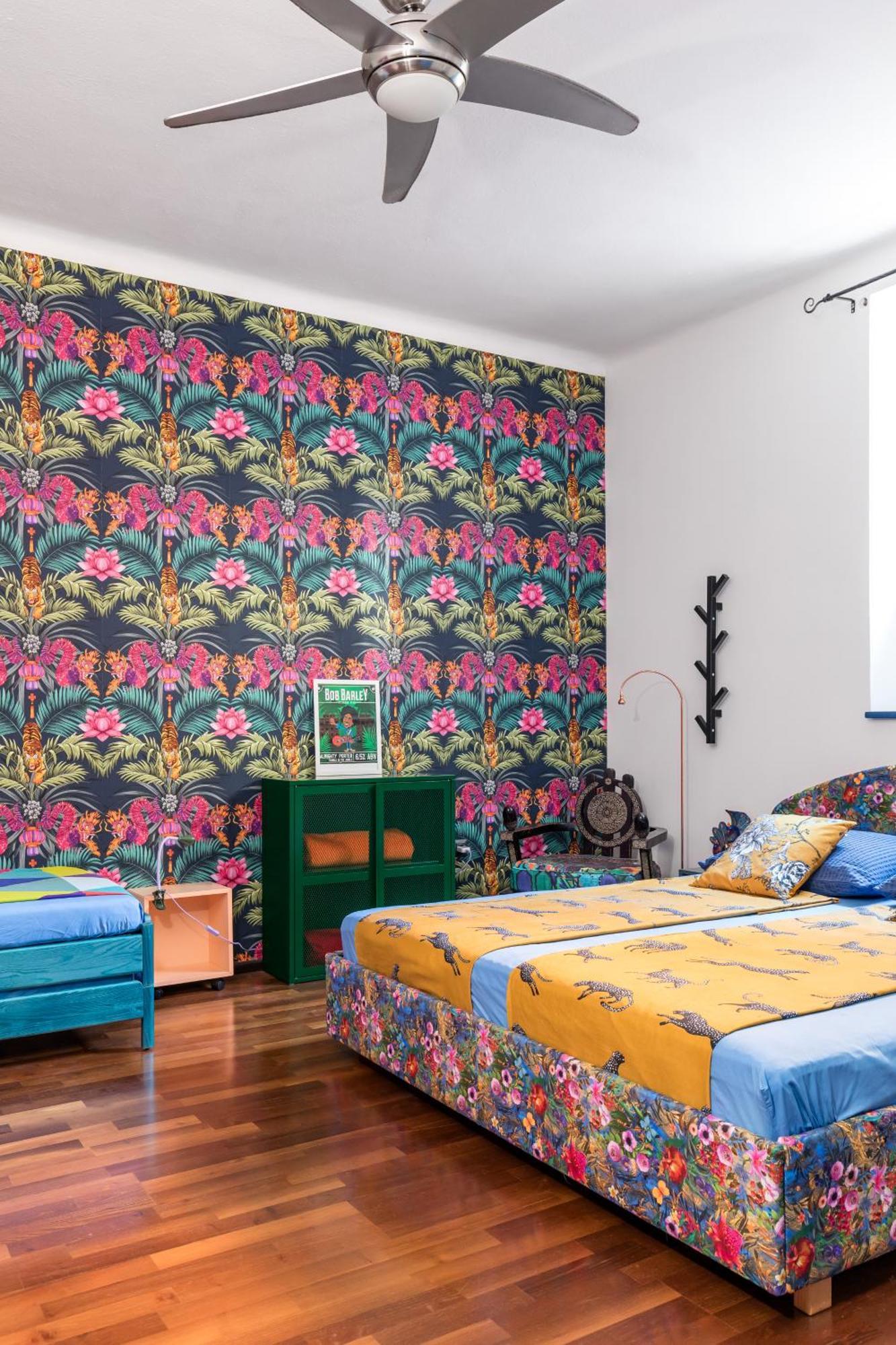 Charming Funky In Center Of Apartment Split
