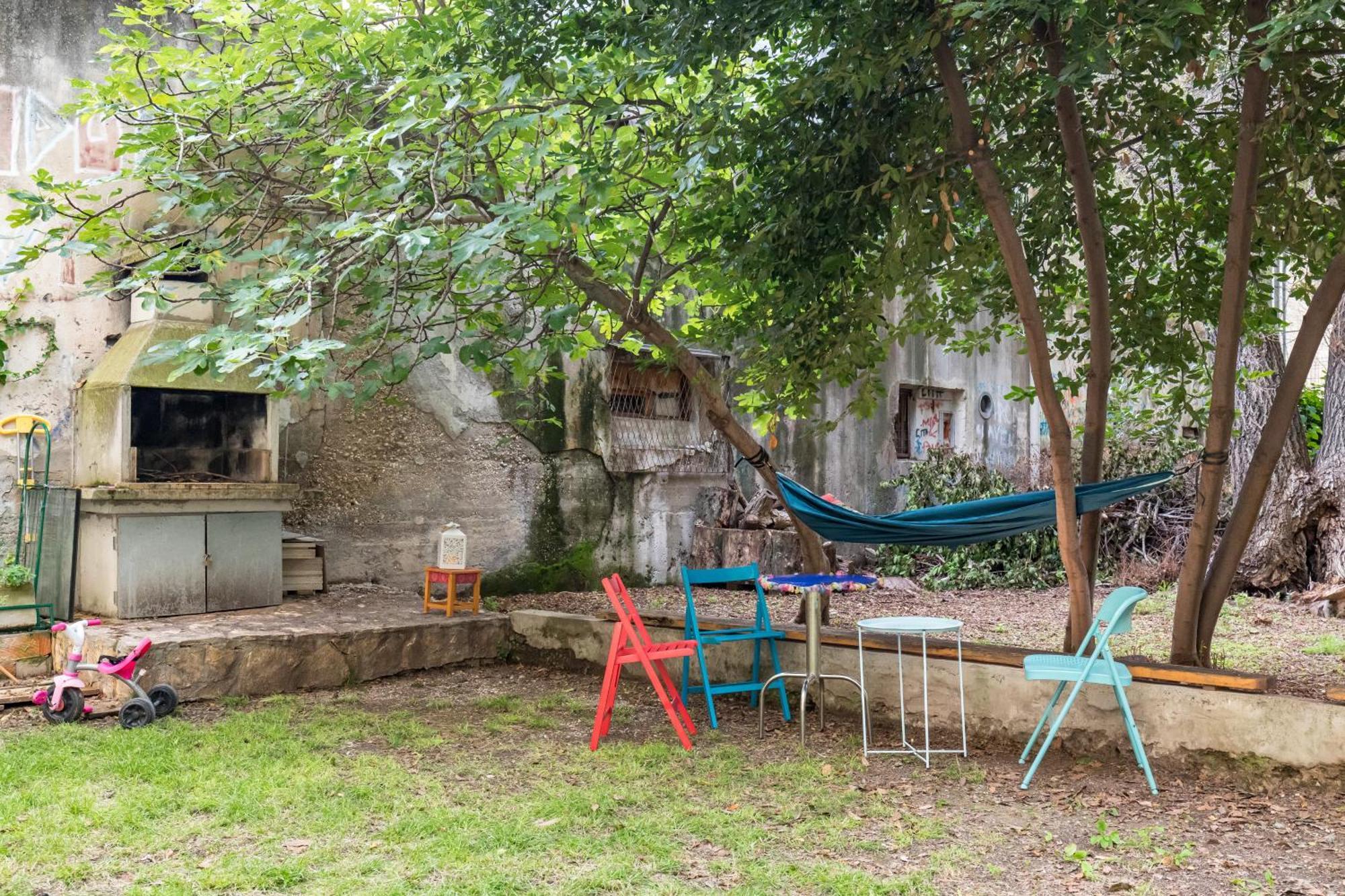 Apartment Charming Funky In Center Of