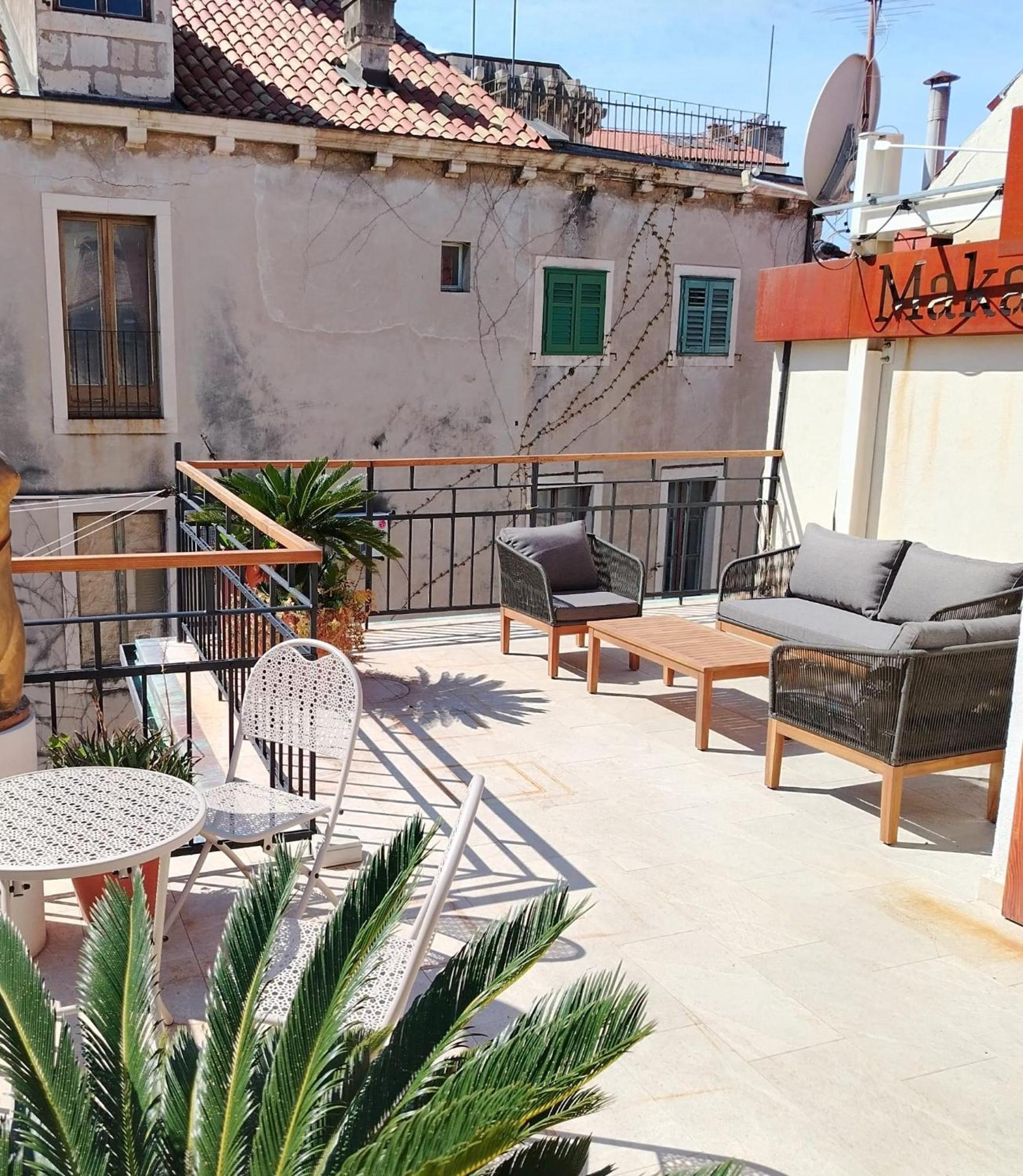 Apartment Luxury 2 Bedroom-2 Bathroom & App With Rooftop Terrace