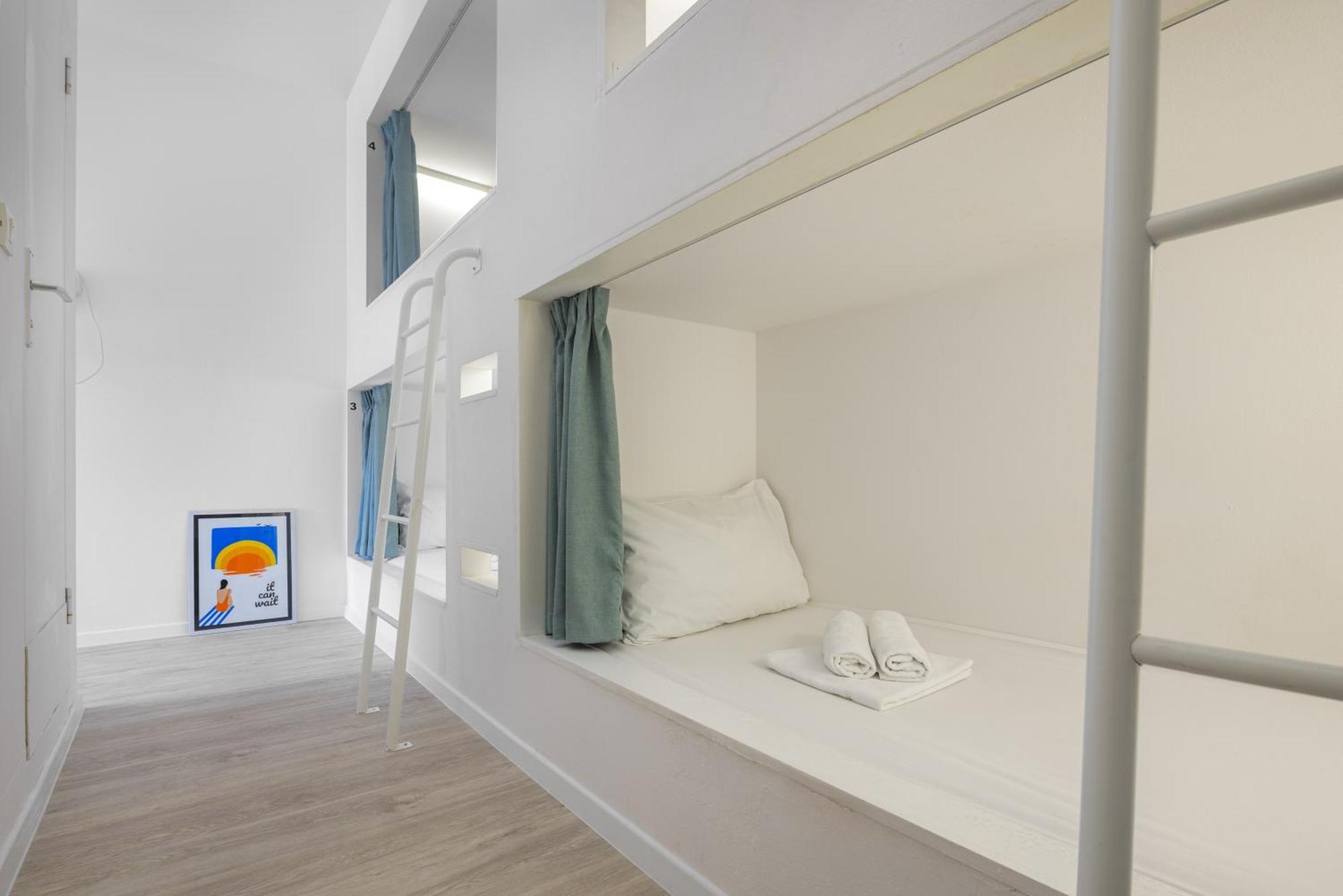 Design One Hostel