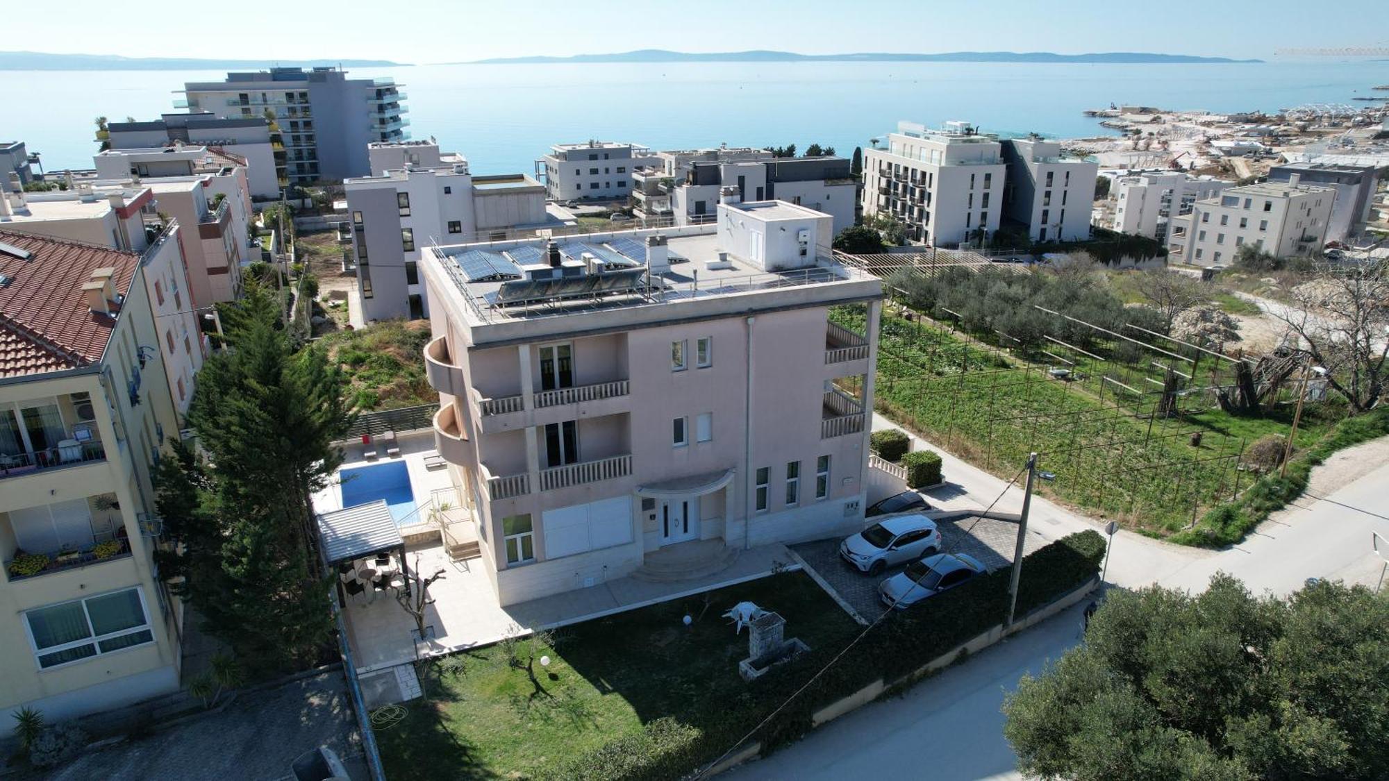 Apartment Apartments Villa Pjer Split