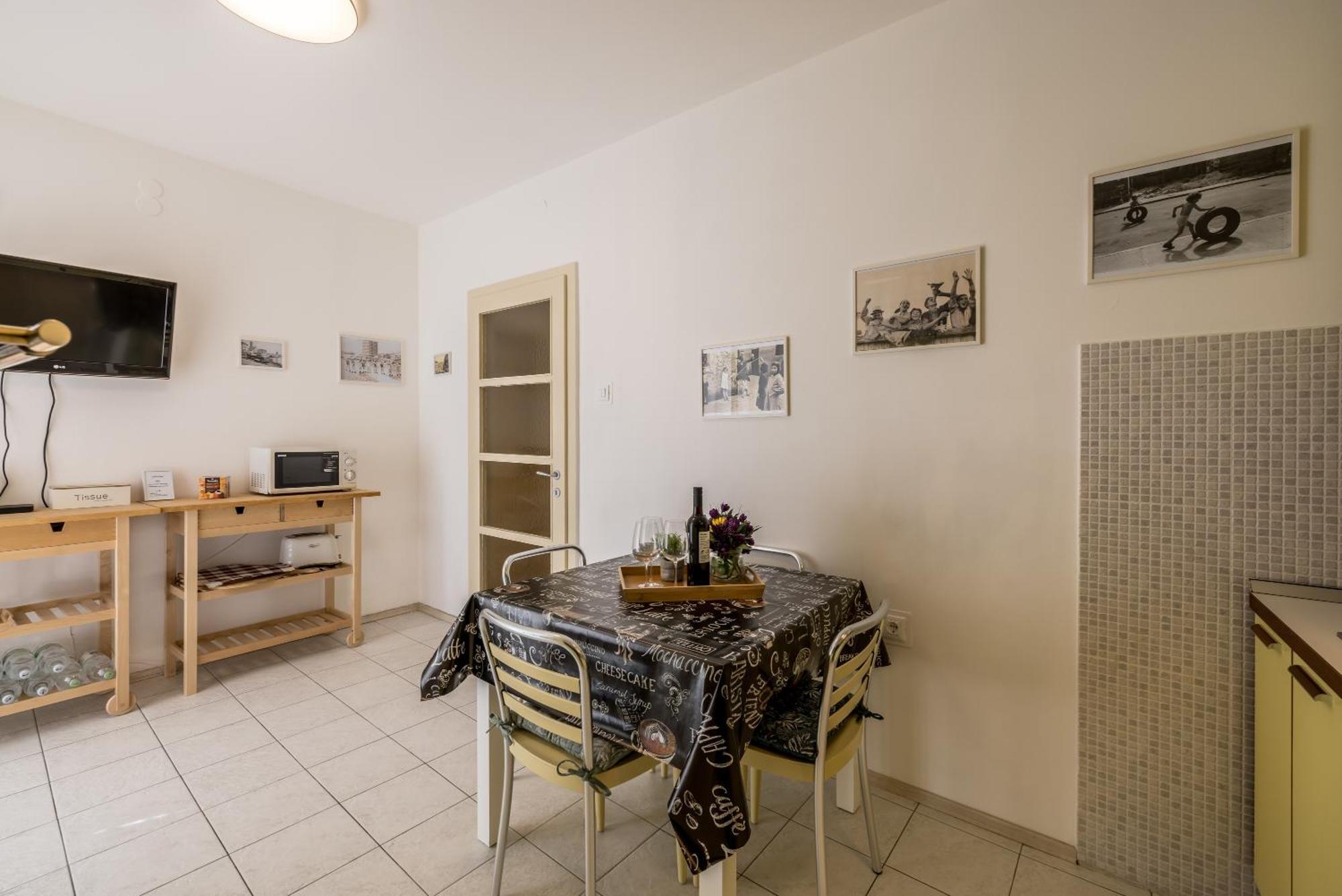 Downtown Apartment *