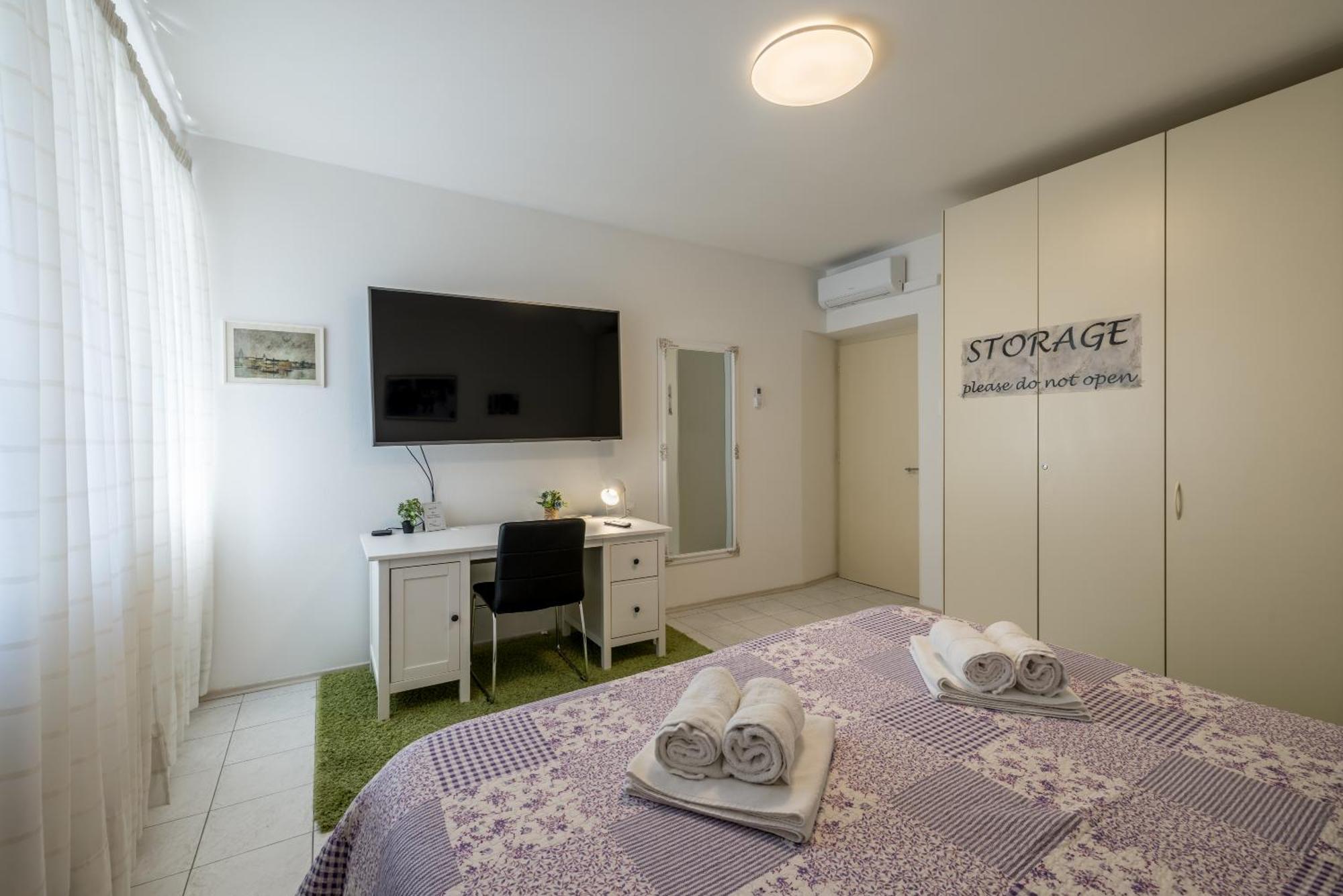 Downtown Apartment *