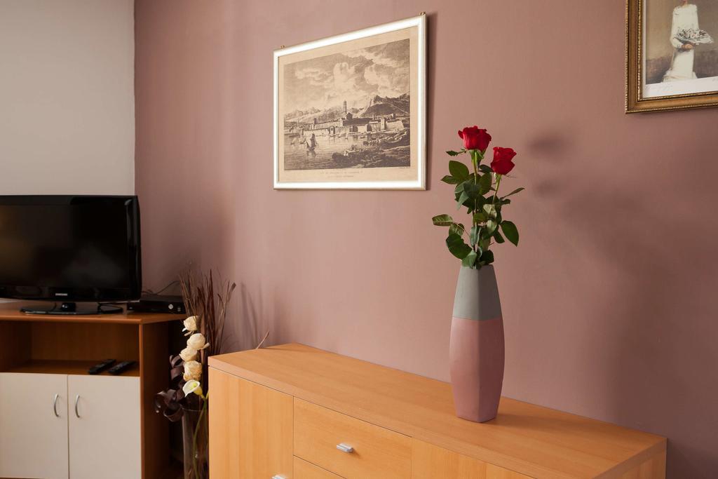 See Everlasting Apartment Split