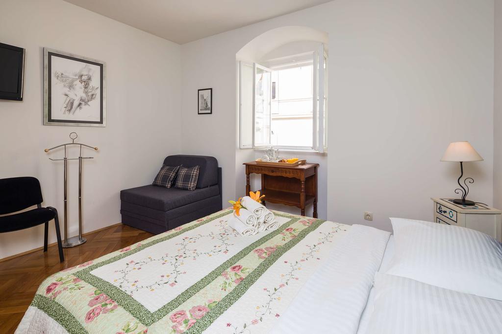 See Everlasting Apartment *