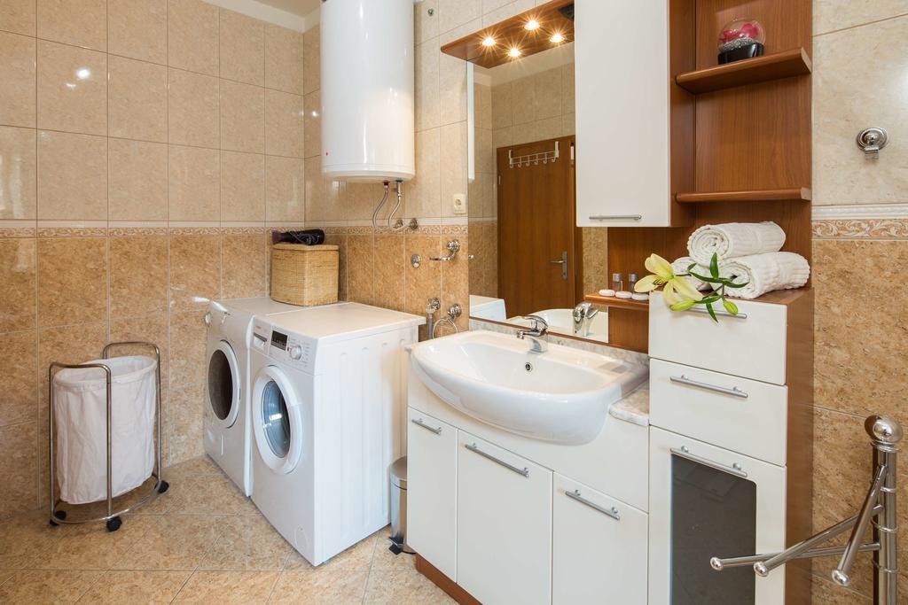 Apartment See Everlasting Split