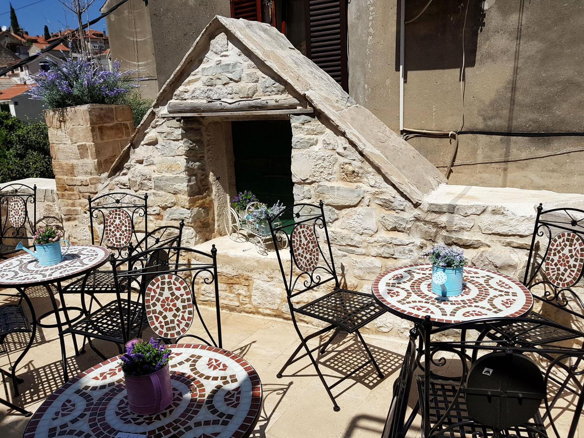 Villa Nautica Stone House Apartment