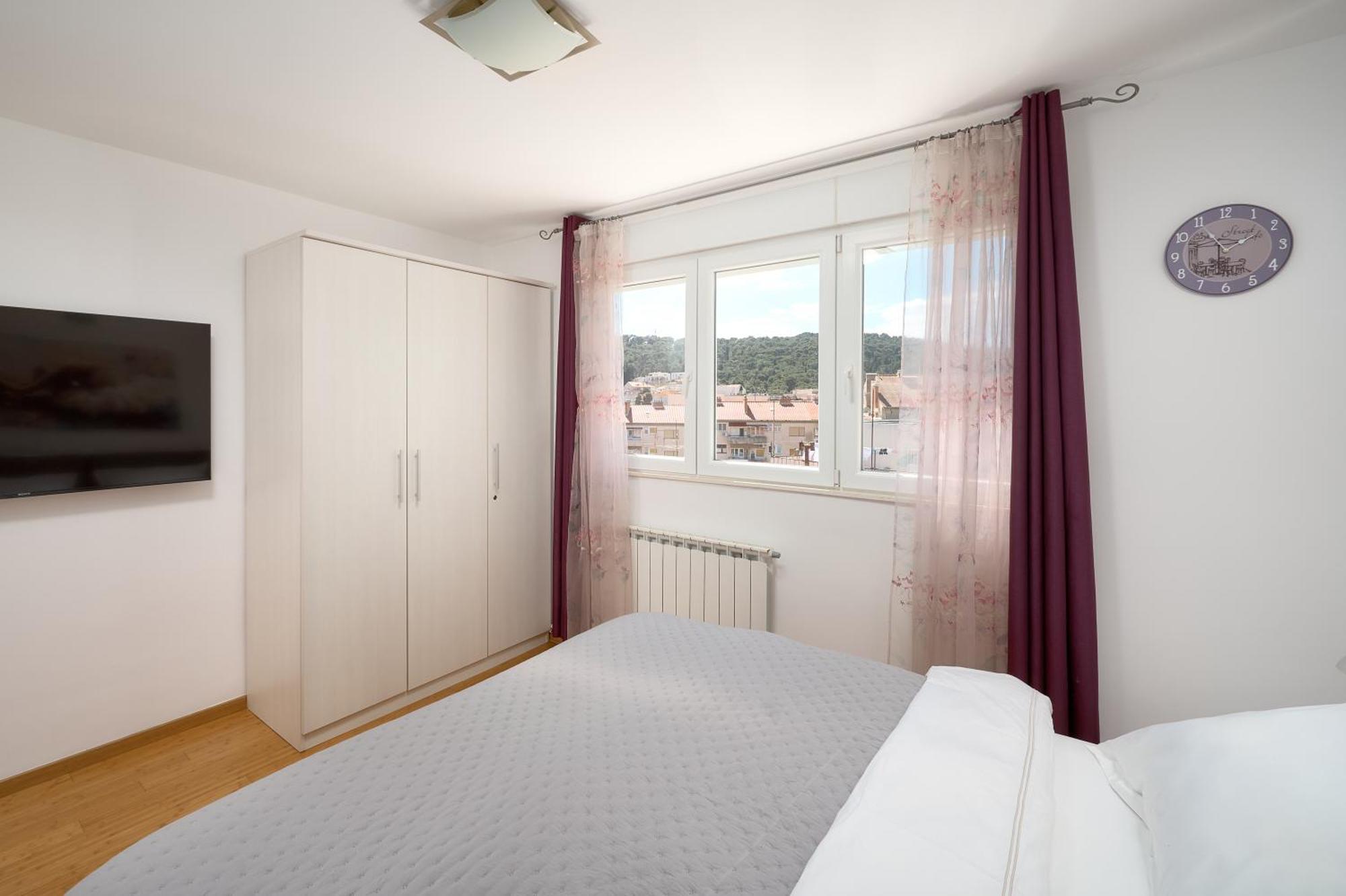 Comfortable Apartment Split