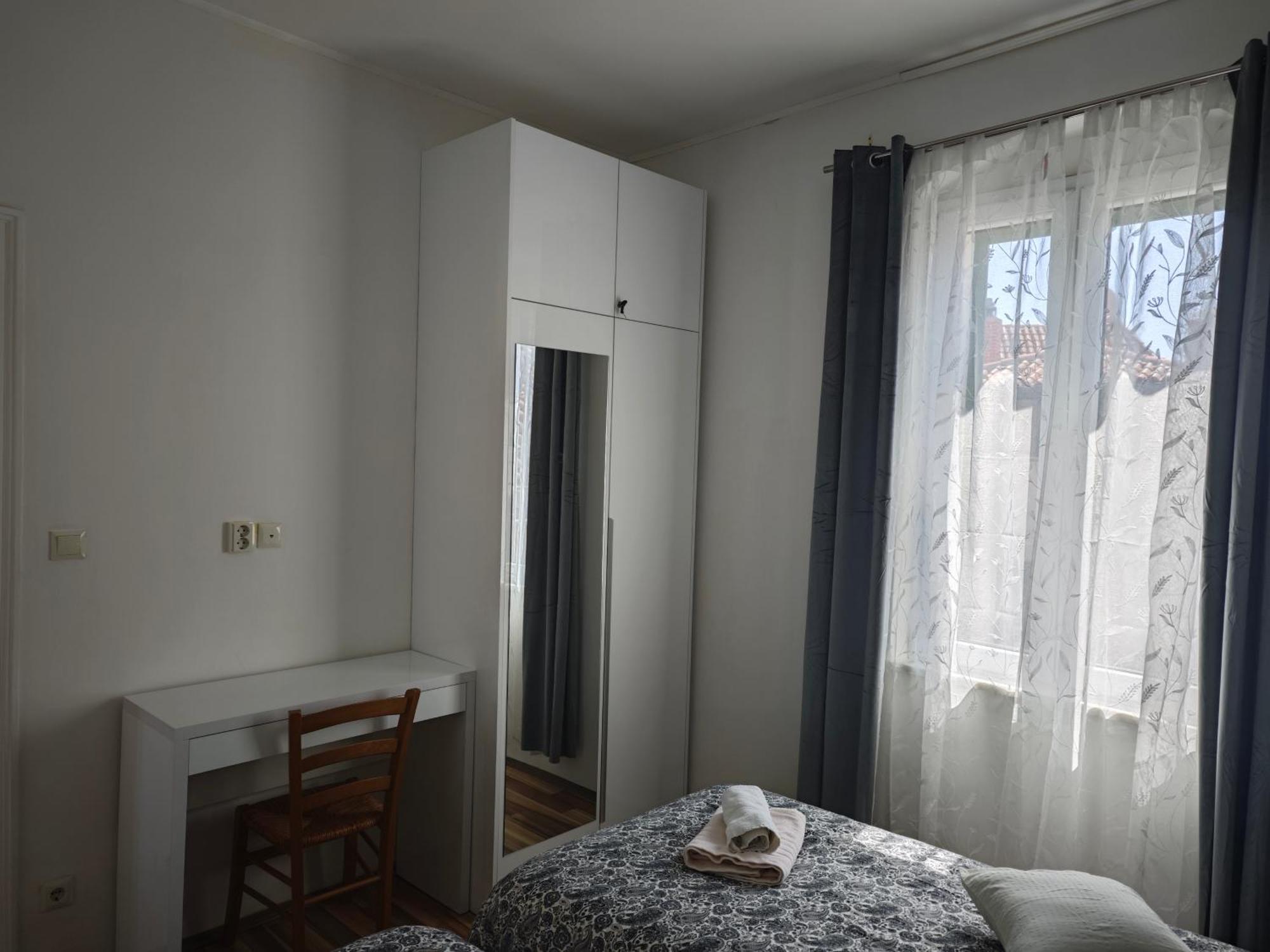 Old Town With Private Indoor Garage Parking Apartamento