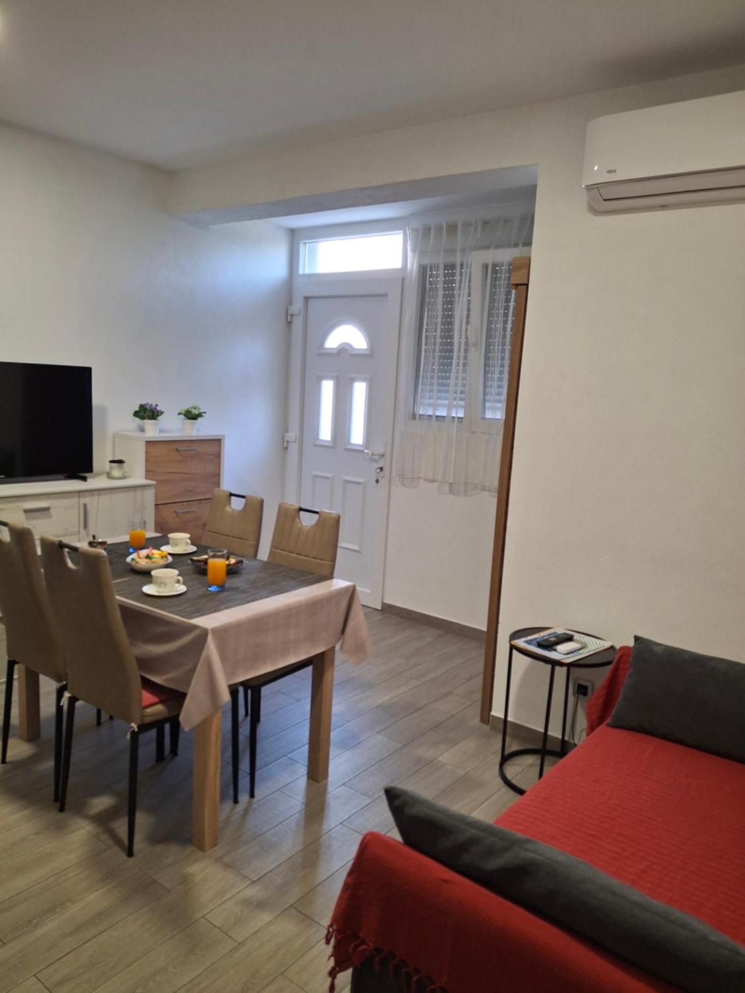 Apartment Neva With Free Private Parking Space