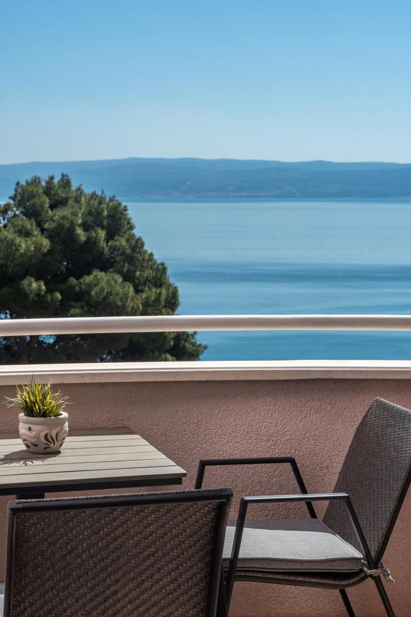 Apartment Big Modern Two - Bedroom With Sea View And Balcony - *