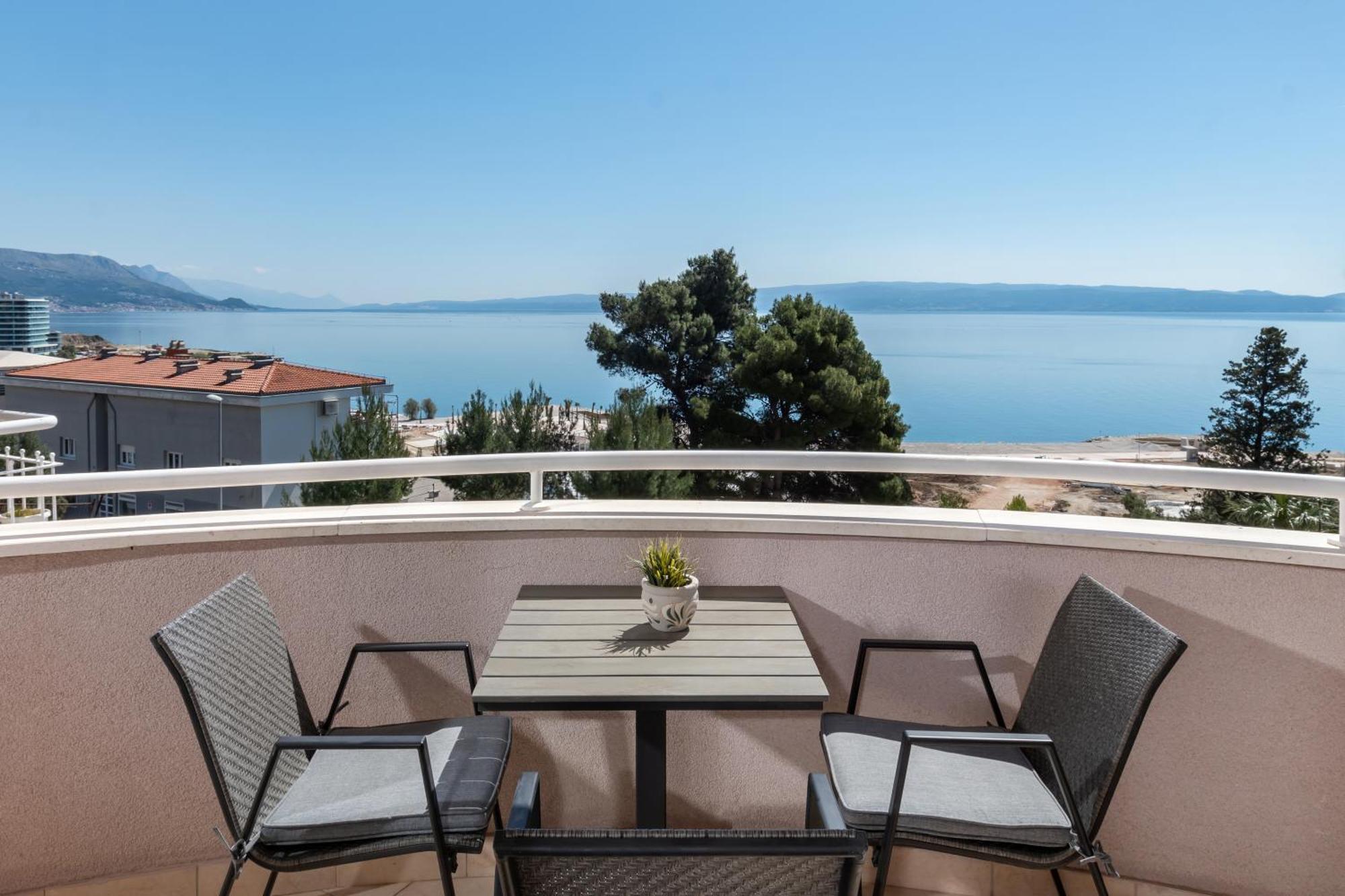 Big Modern Two - Bedroom With Sea View And Balcony - *
