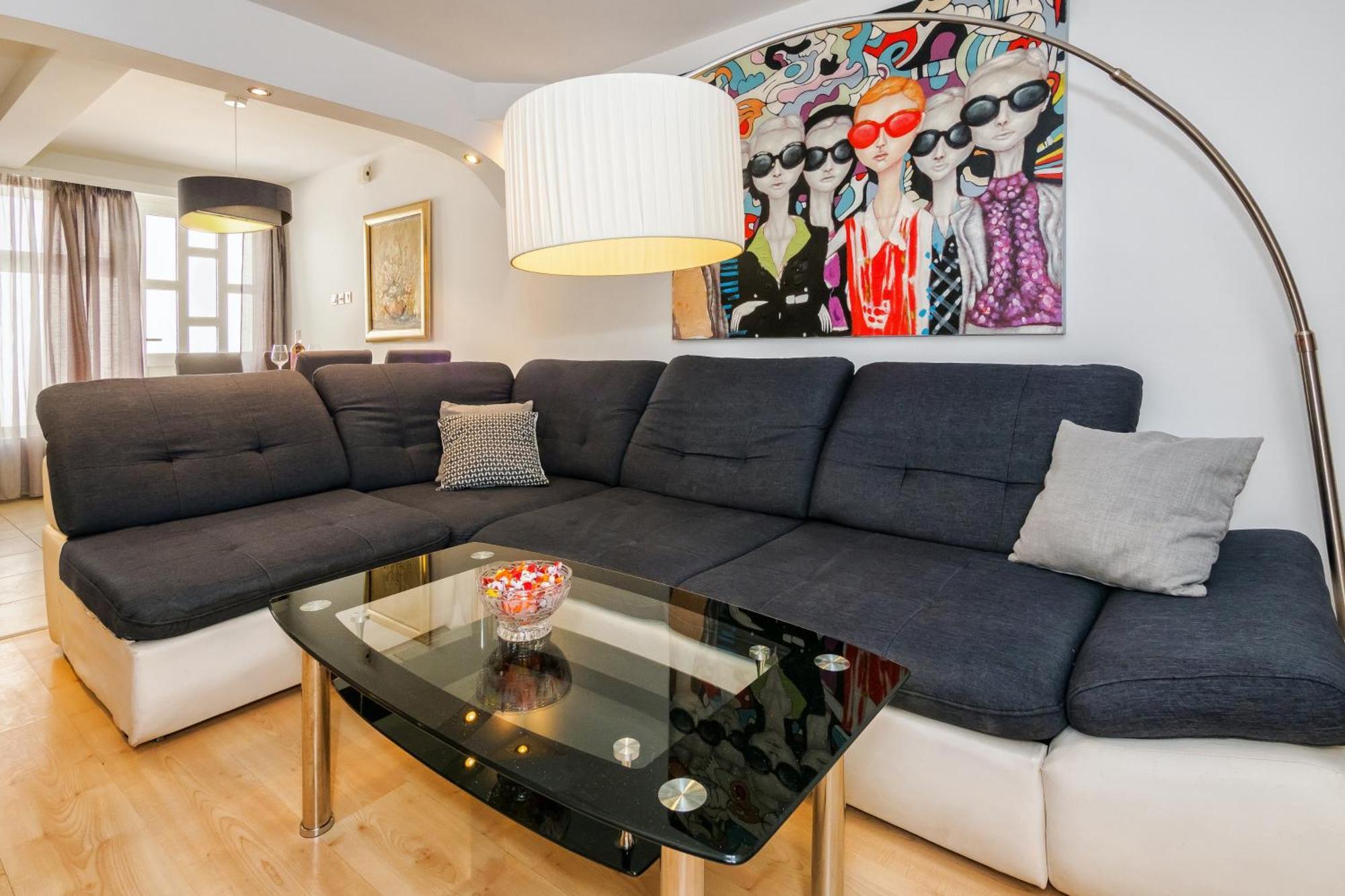 Relaxing 2bd Apartment, Ground Floor - Walk To Old Town Apartman *