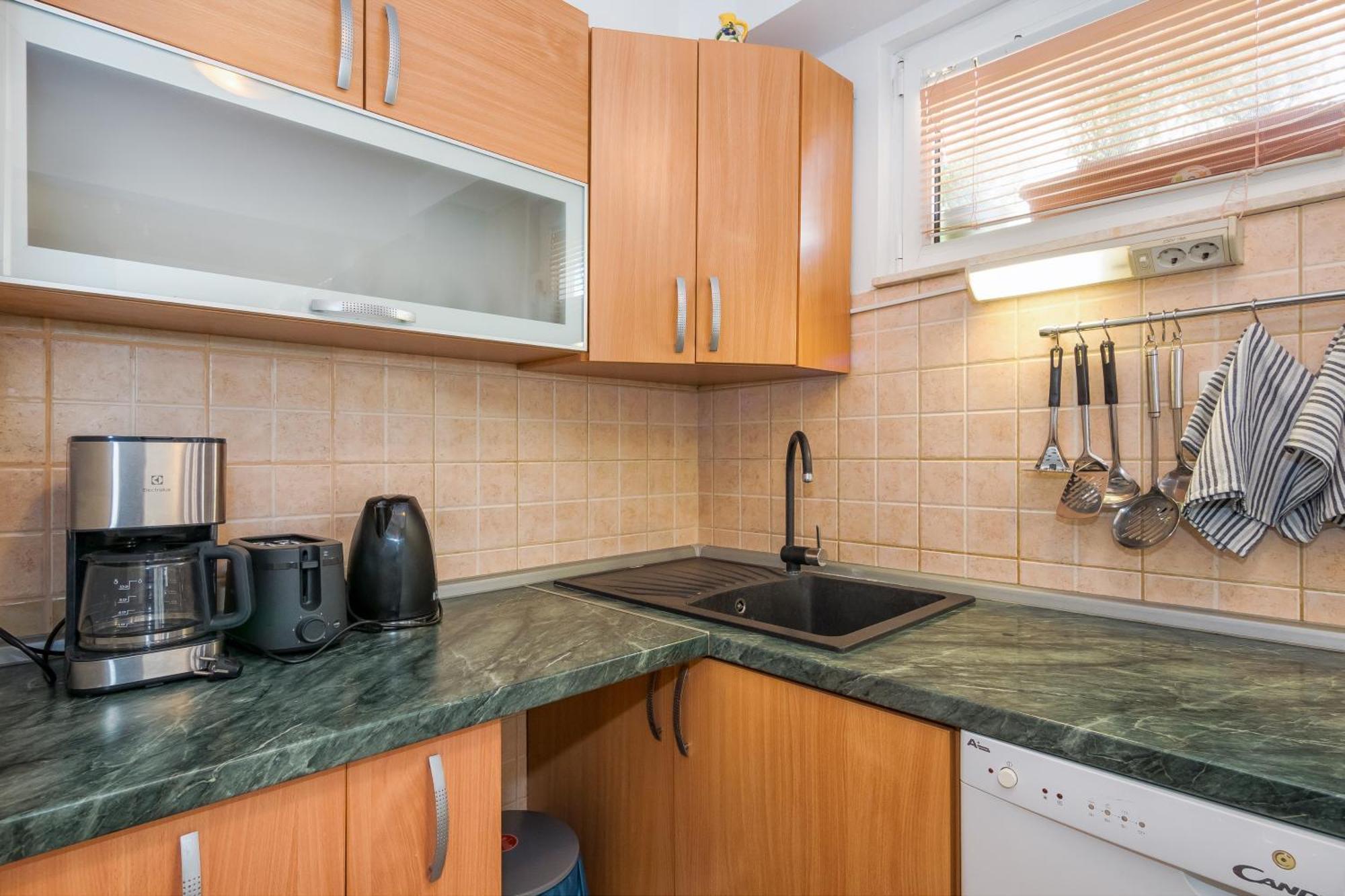 Apartman Relaxing 2bd Apartment, Ground Floor - Walk To Old Town Split