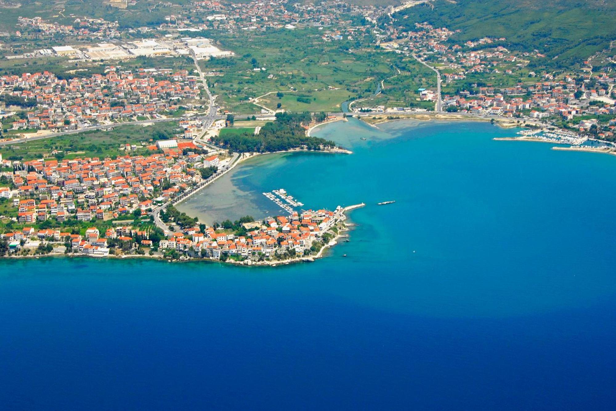 Beachfront For 4, 30m To Pebble 180m To Sandy Beach, Stobrec With Summer Amenities * Split