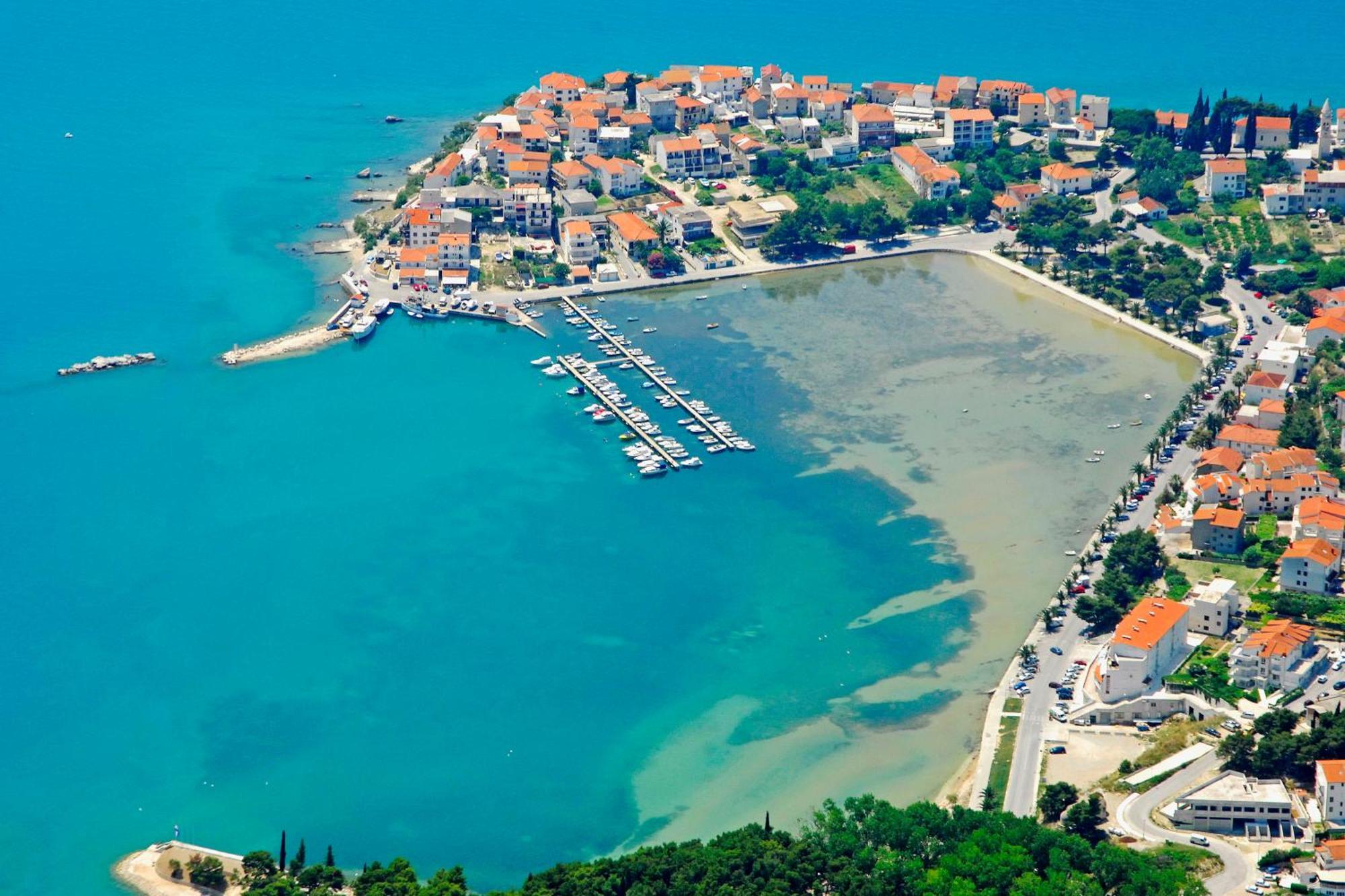 Beachfront For 4, 30m To Pebble 180m To Sandy Beach, Stobrec With Summer Amenities