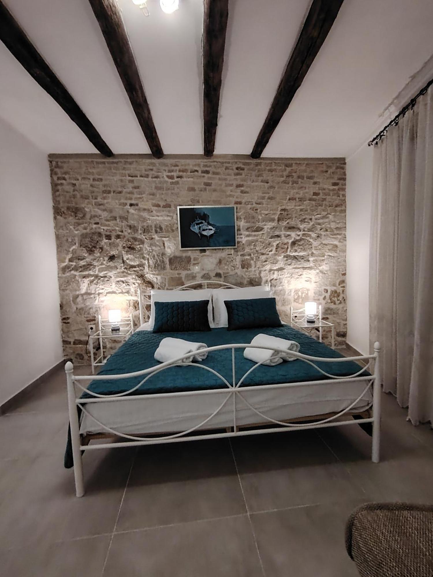 Old Varos Apartman