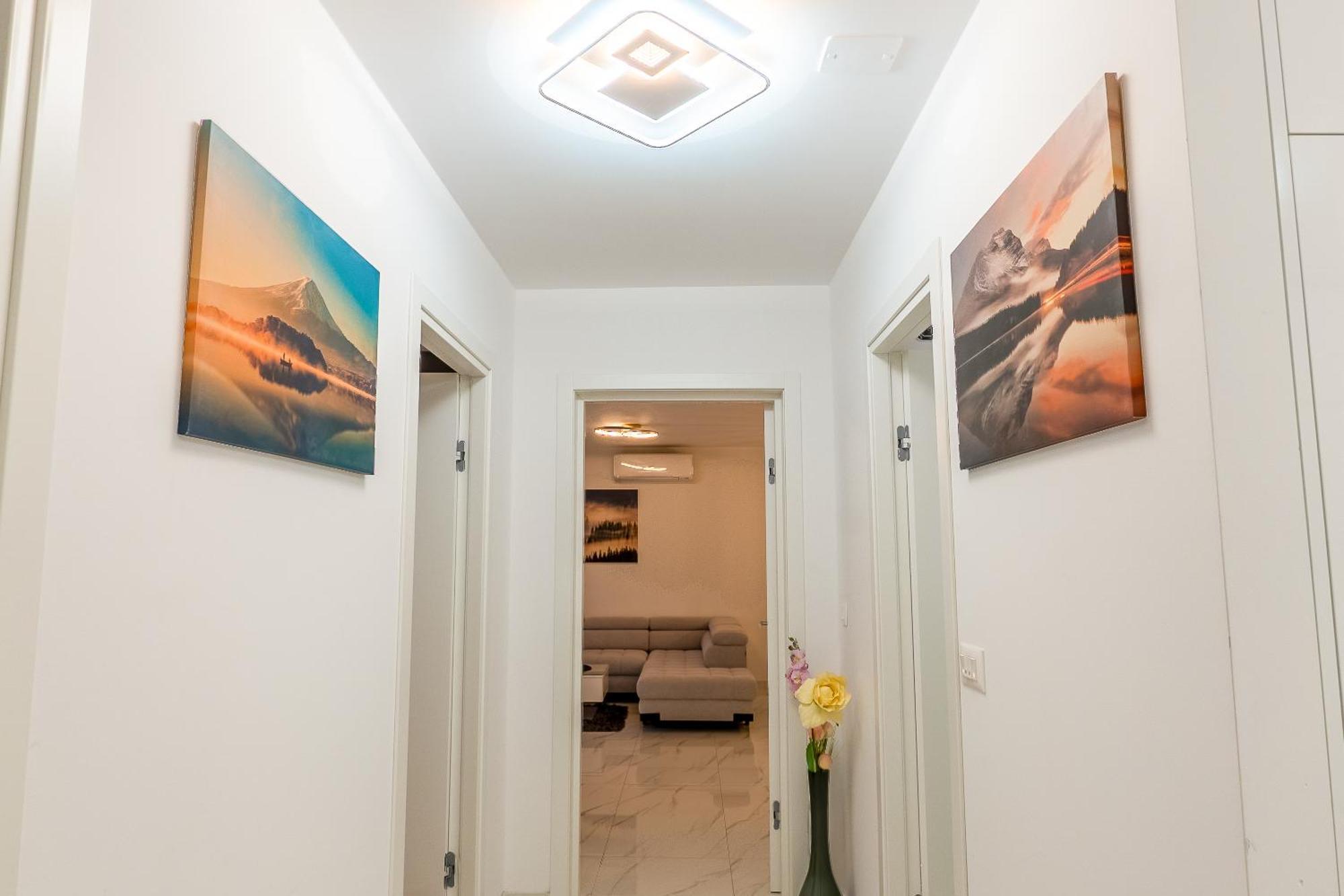 Modern Cityscape 2-bedroom Terrace Apartment