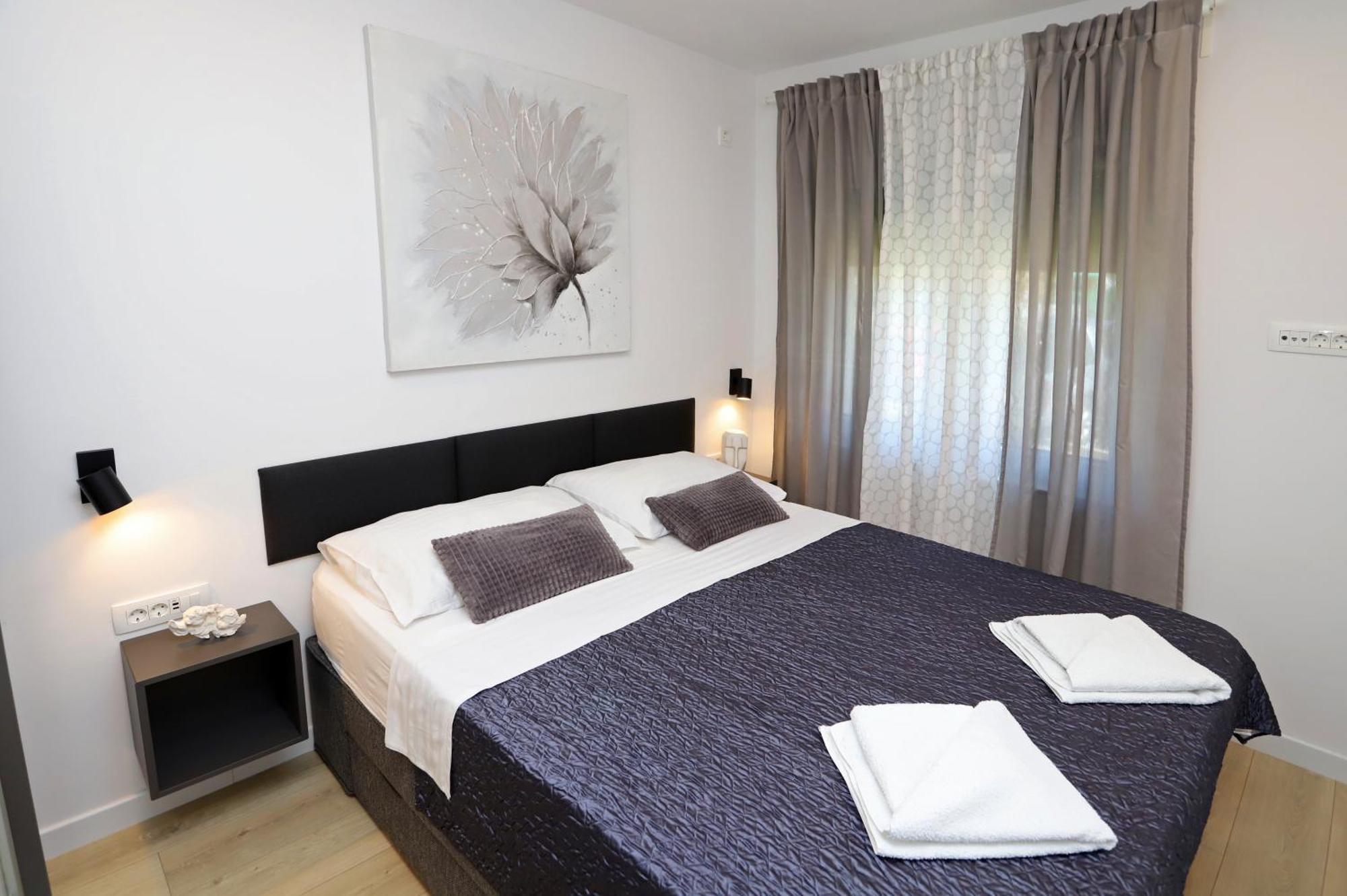 Nikolina Apartment Split