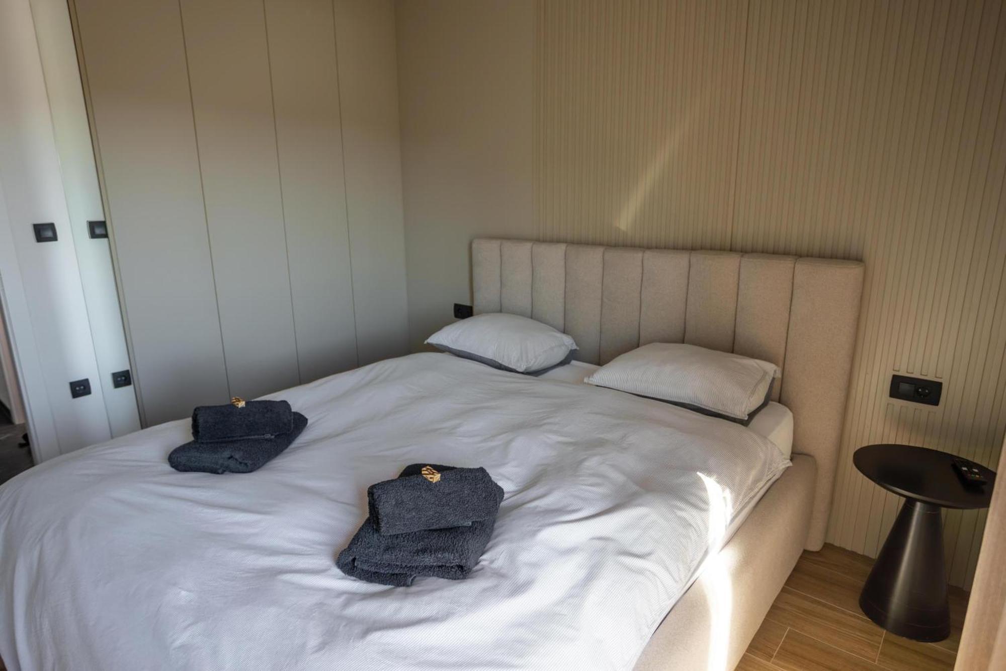Apartment D&n