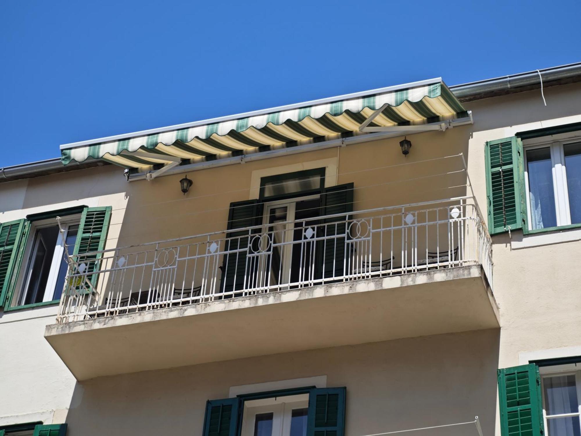 Apartamento Old Town With Private Indoor Garage Parking