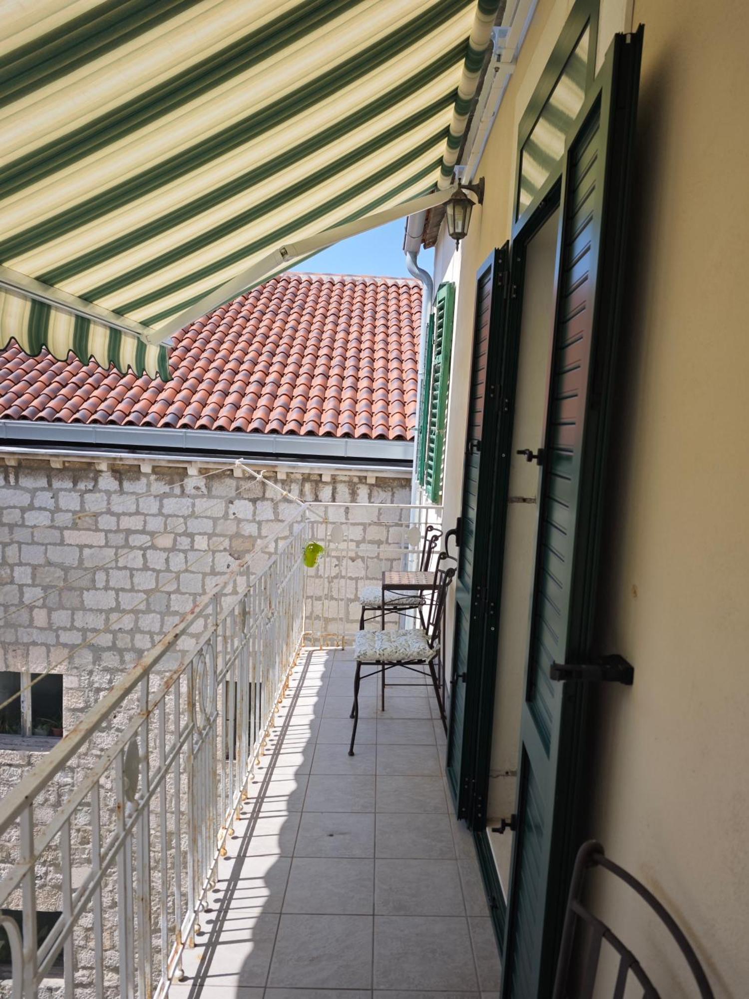 Old Town With Private Indoor Garage Parking Apartamento *