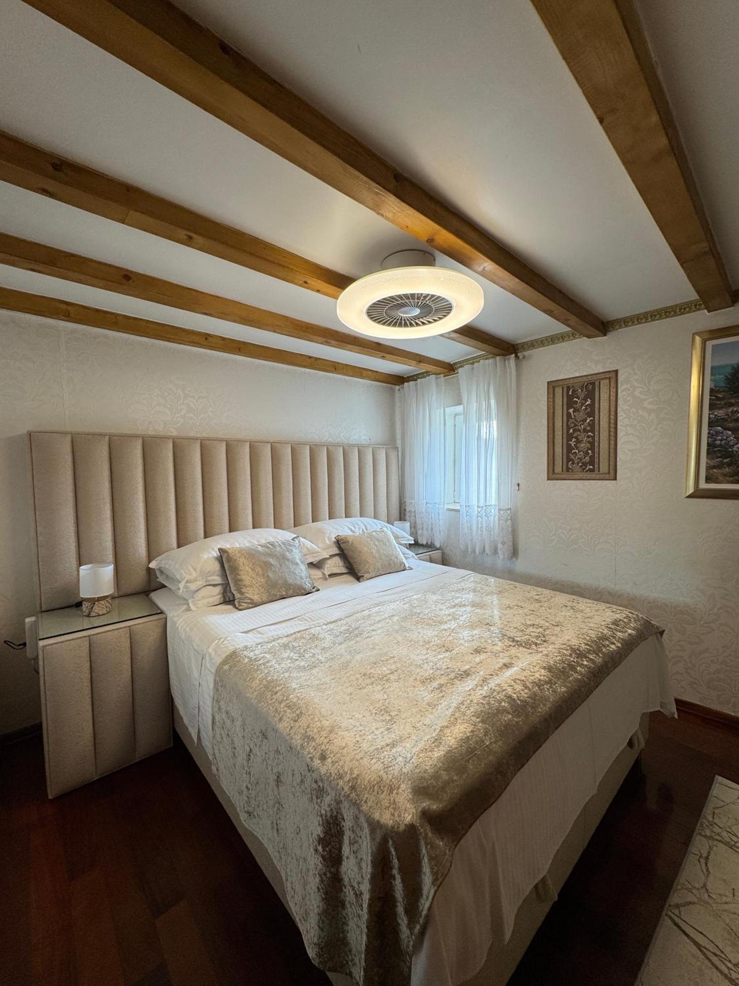 Superior Luxury Apartment *