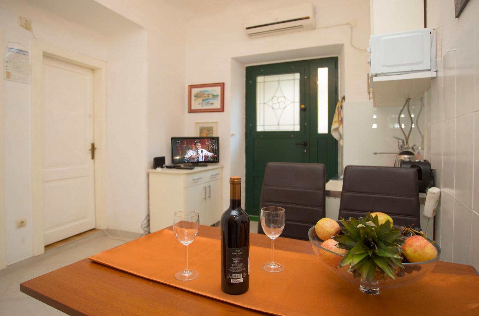 Apartment Zdrav - With Big Terrace *