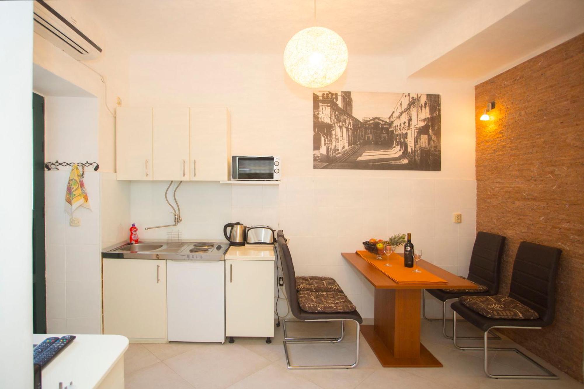 Zdrav - With Big Terrace Apartment *