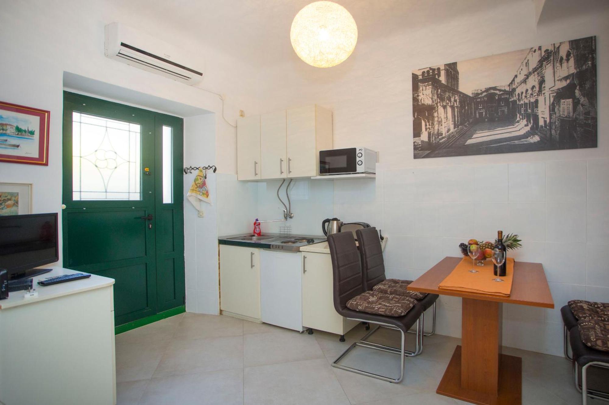 Zdrav - With Big Terrace Apartment