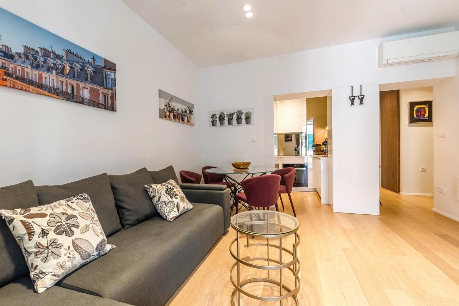 Eva Luxury Two Bedrooms & Bacvice Apartment Split