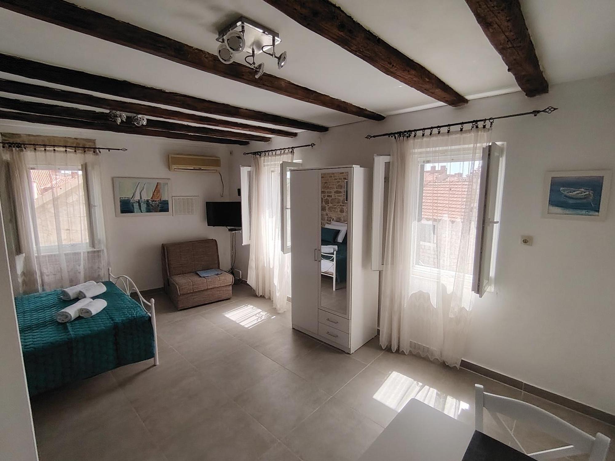 Apartment Old Varos