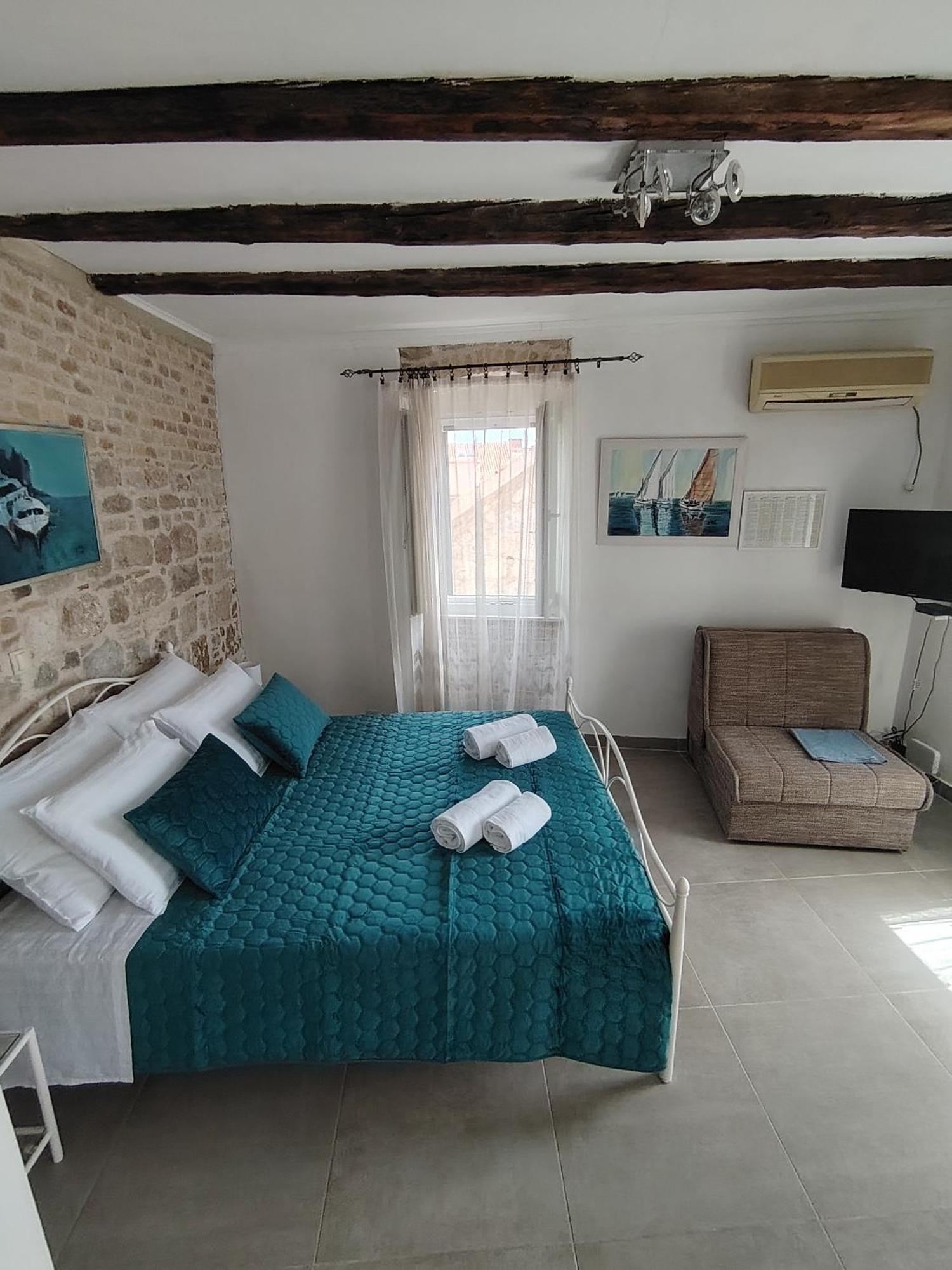 Old Varos Apartman Split