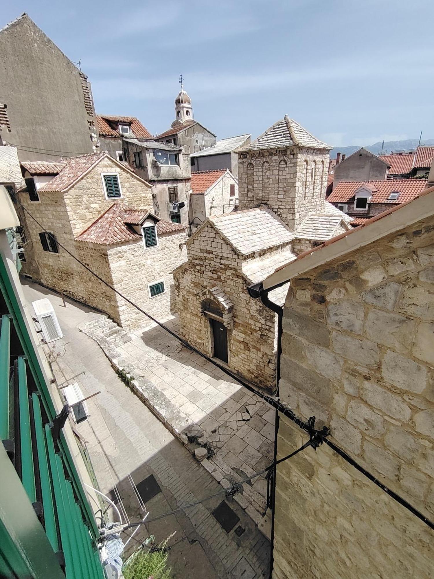 Old Varos Apartment Split