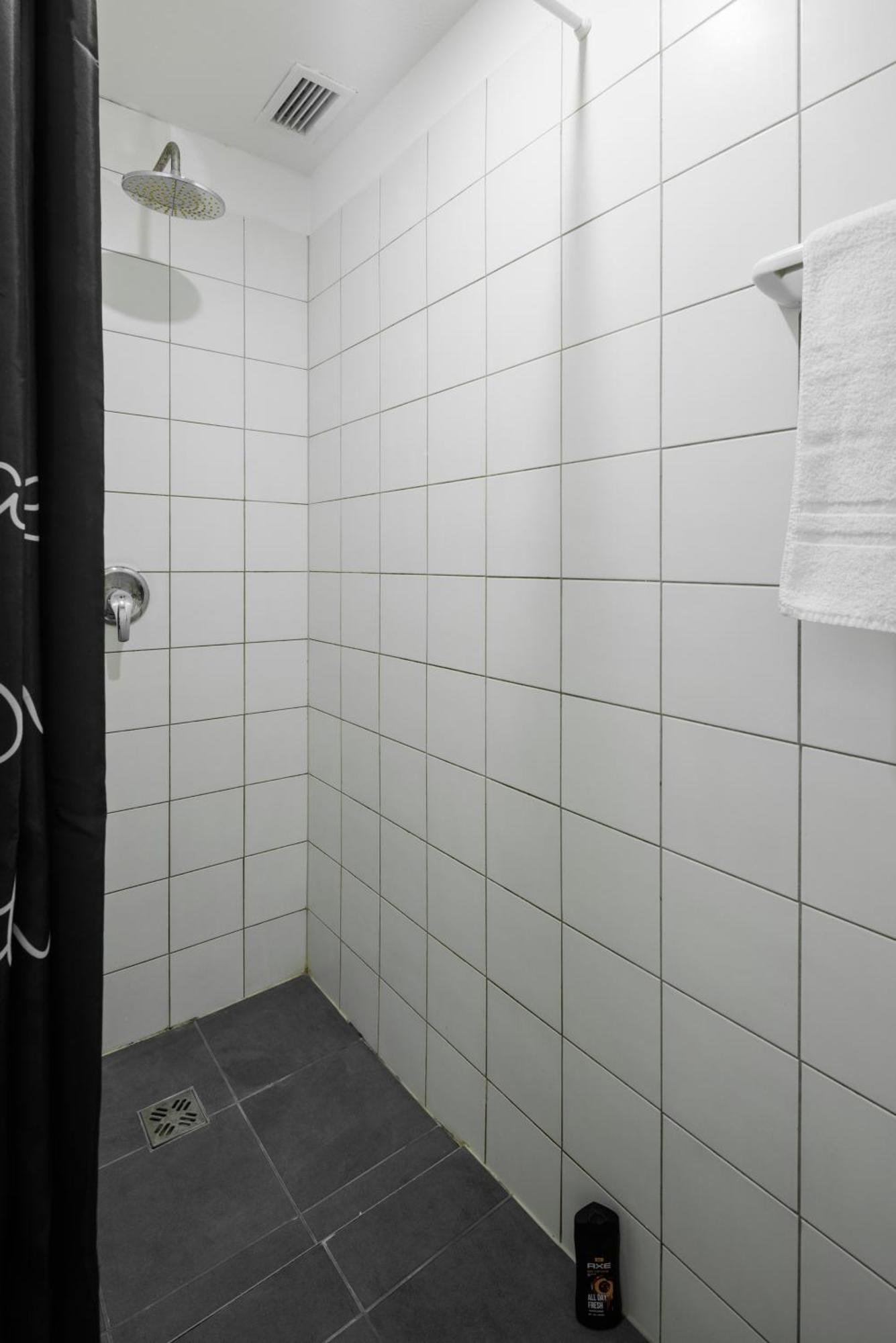 Design One Hostel