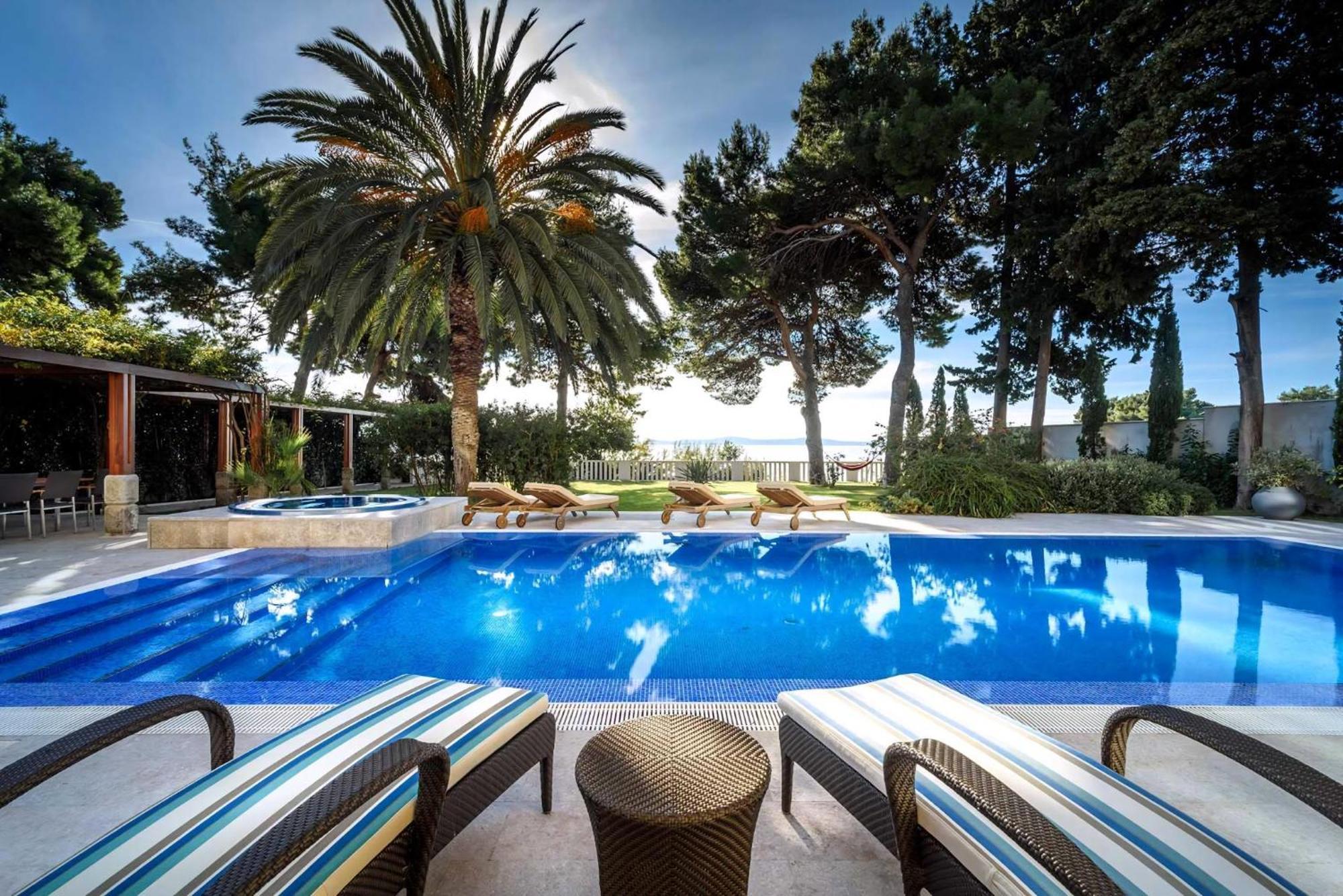 Exclusive Seafront Villa 5 Bedrooms Villa Mestro Outdoor Pool Magical Sea Views Split Villa *