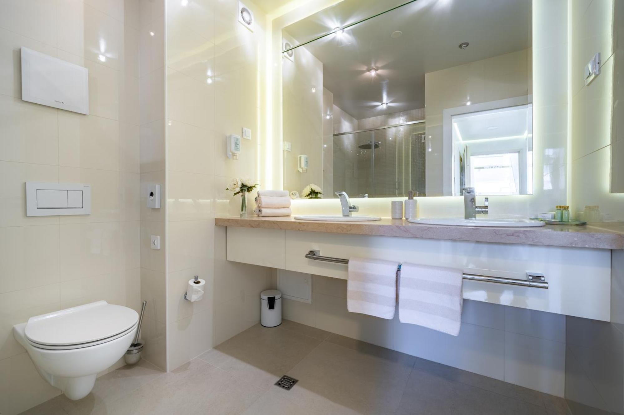 Apartment Palace Lidija
