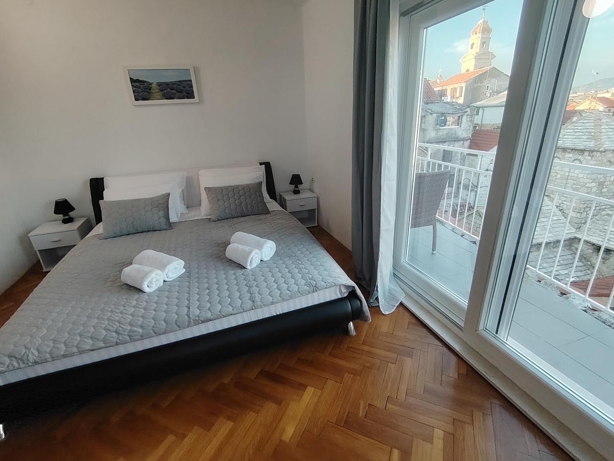 Old Varos Amazing View Apartman *