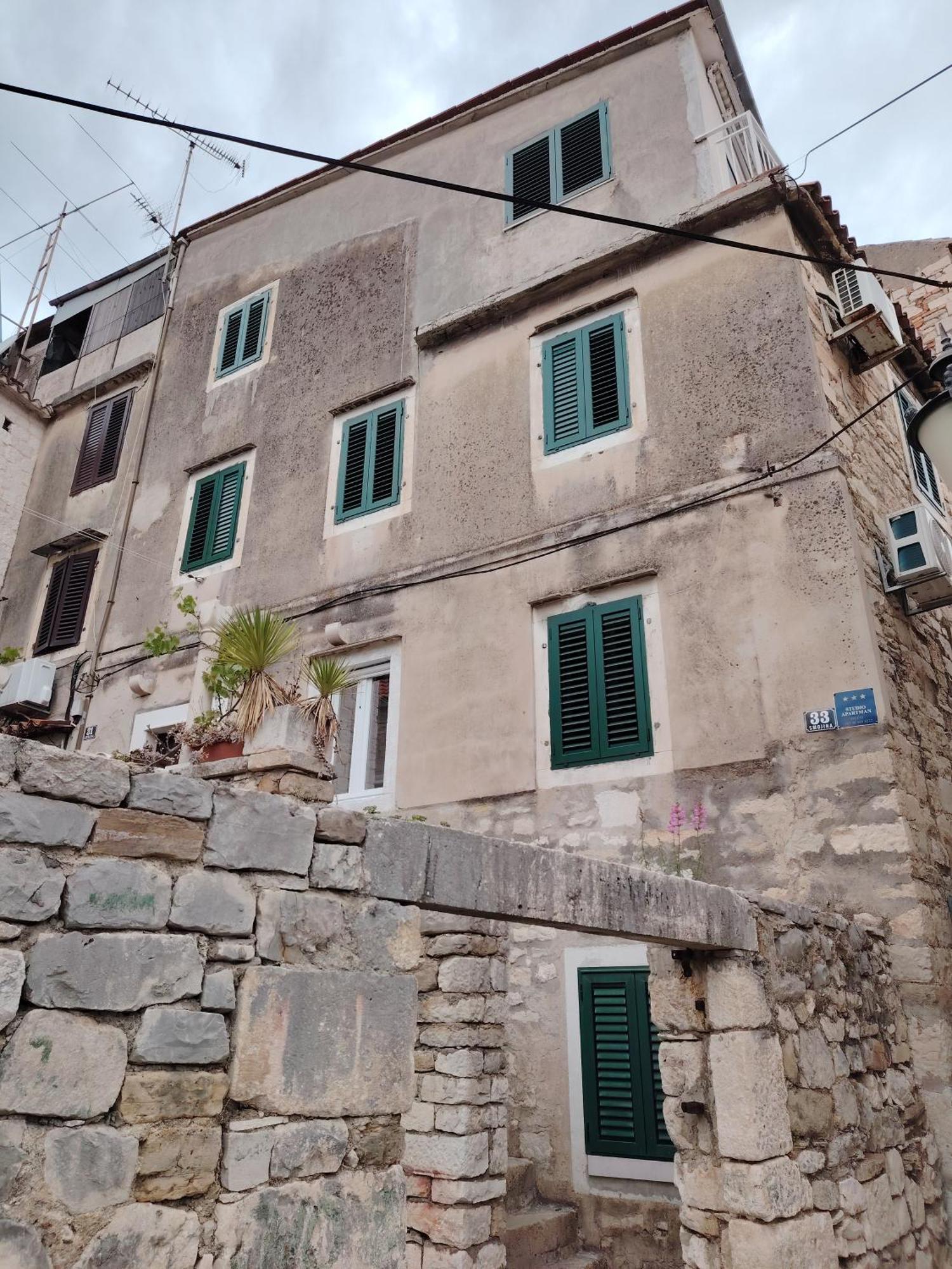 Apartment Old Varos 1 Split
