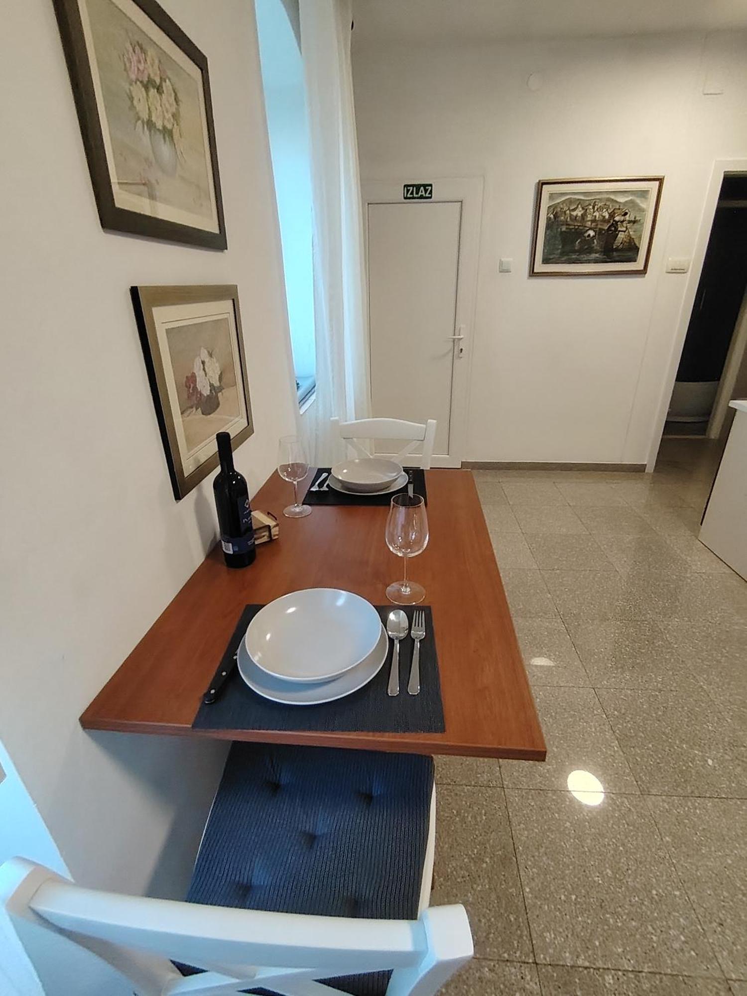 Old Varos 1 Apartment