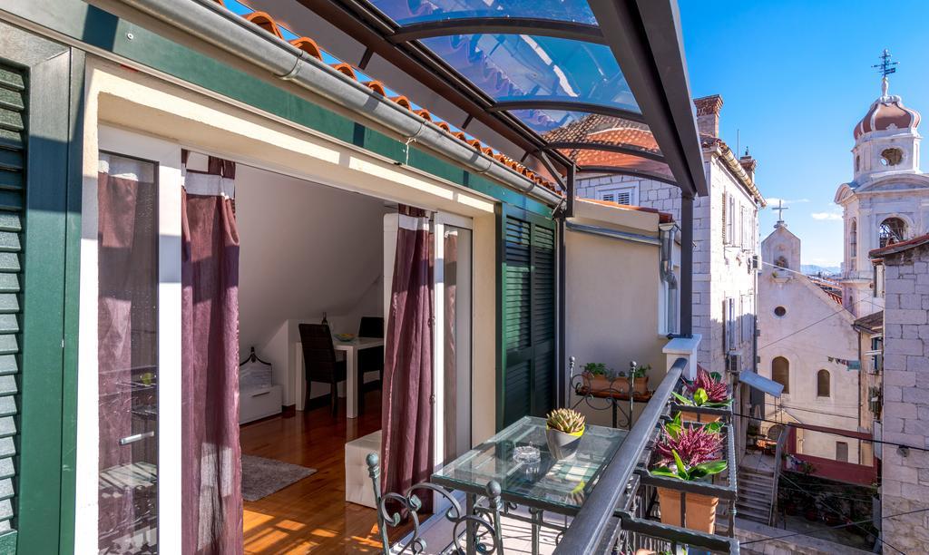 And Erede Apartment Split