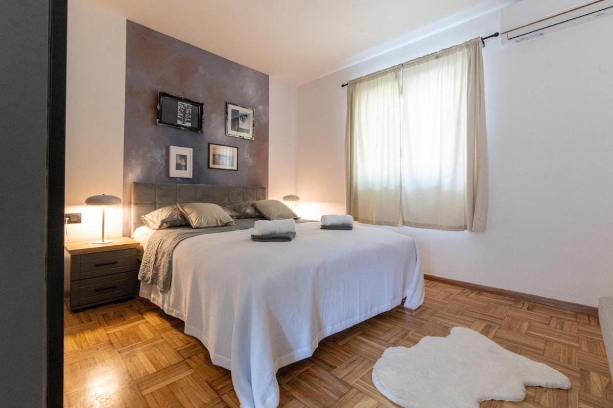Strelitzia Apartment *