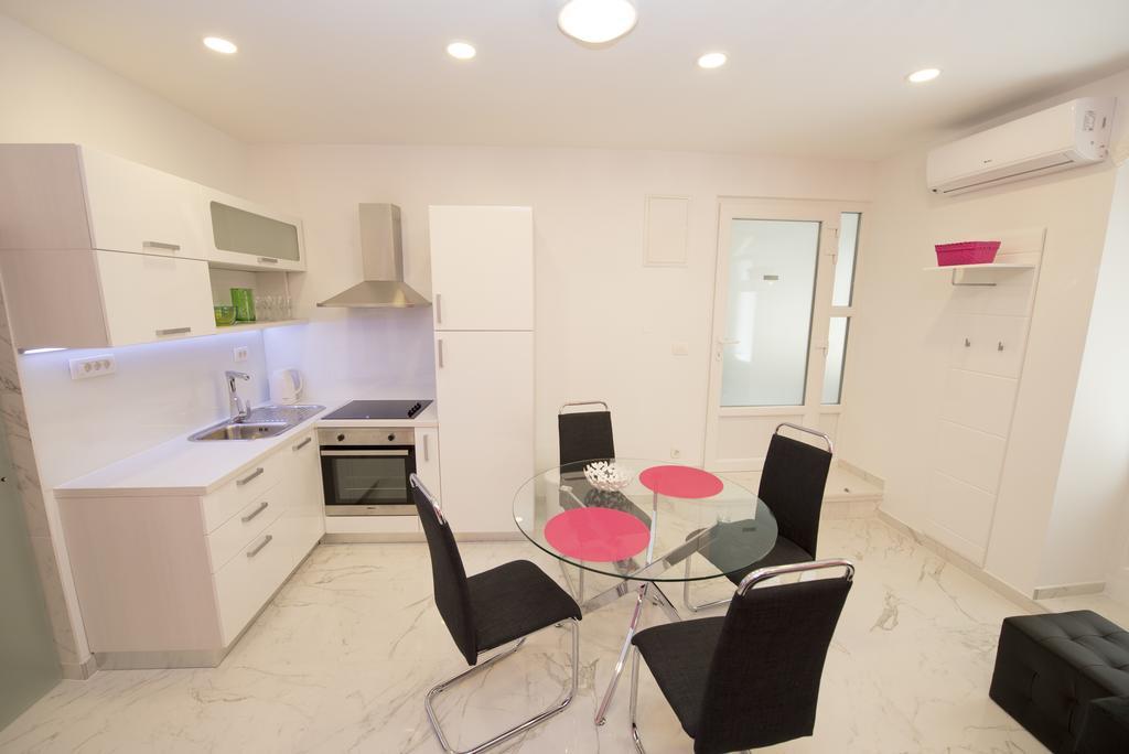 Dea Ii Appartement Split