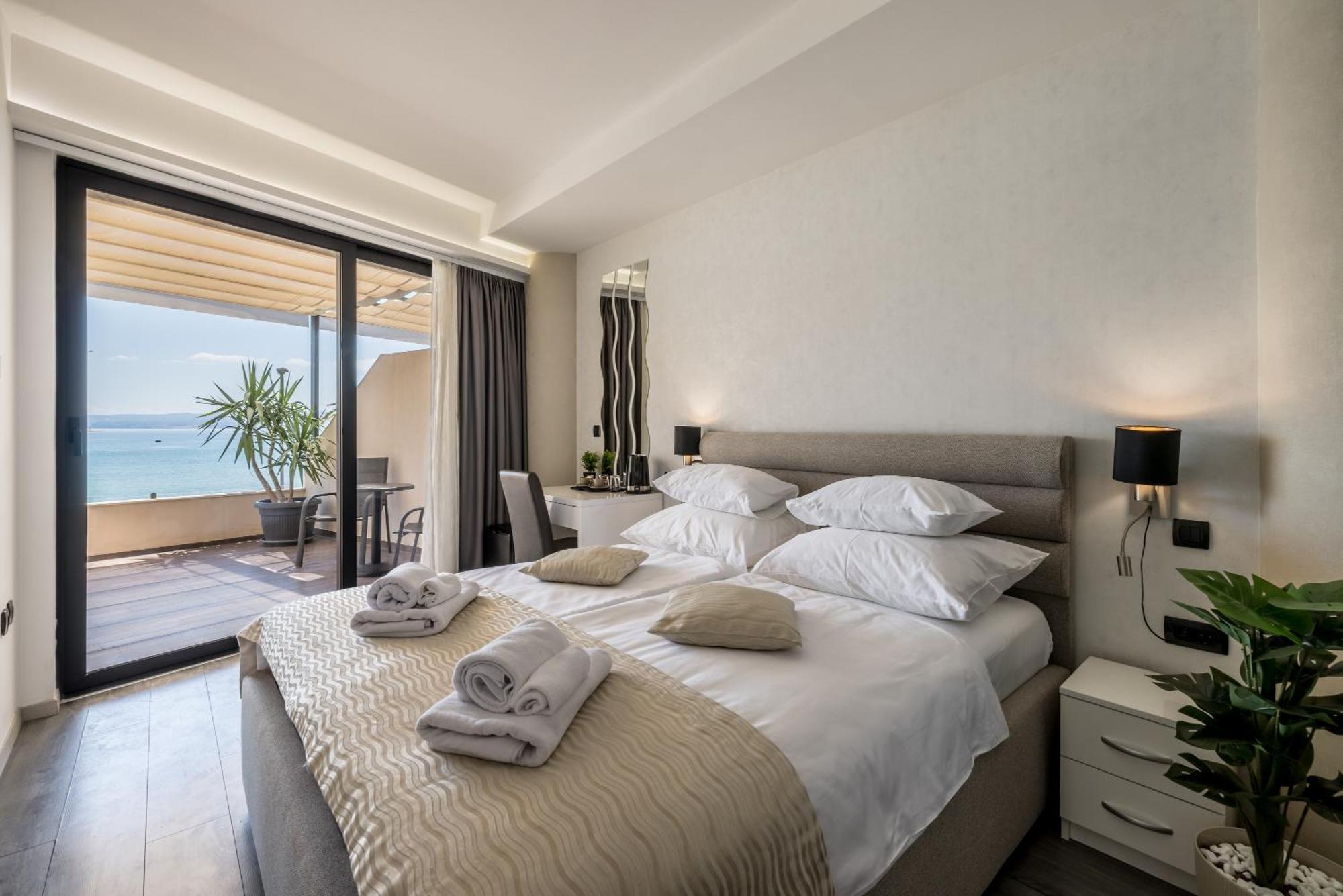 Sea View Luxury Seven Of Nine Guest house