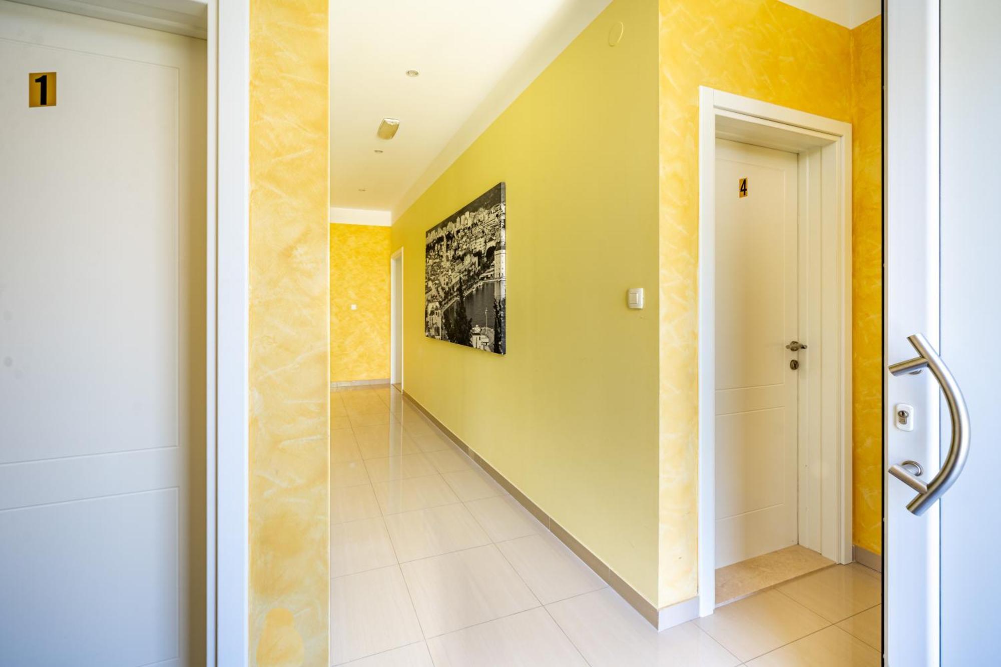 Apartment Apartments Villa Pjer *