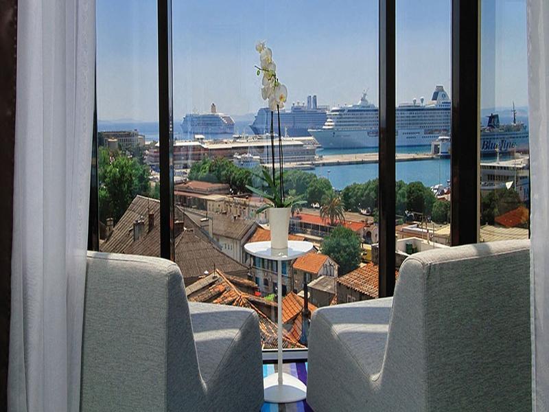 Luxe 4*